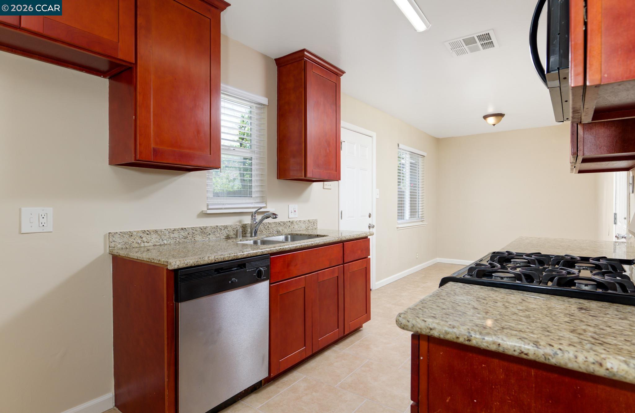5311 78Th St, Sacramento CA 95820 — photo 3