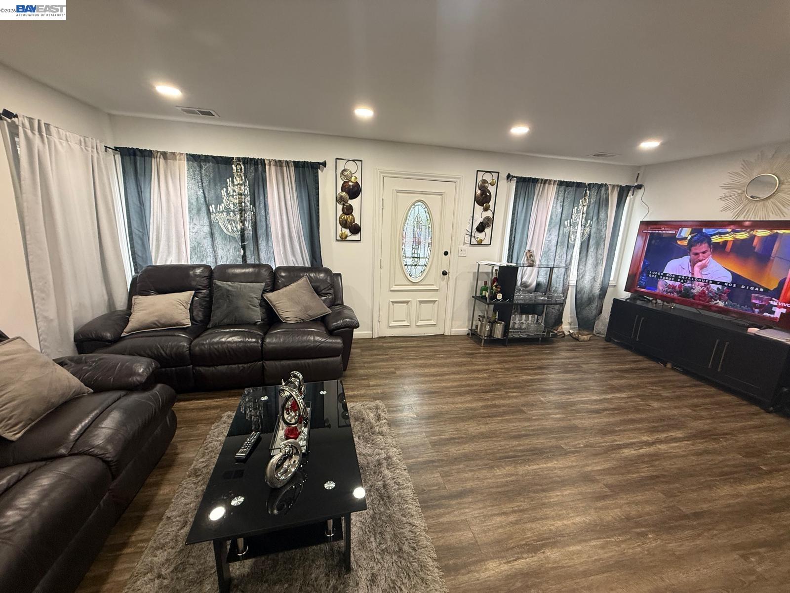674 CLARA, Oakland CA 94603 — photo 11