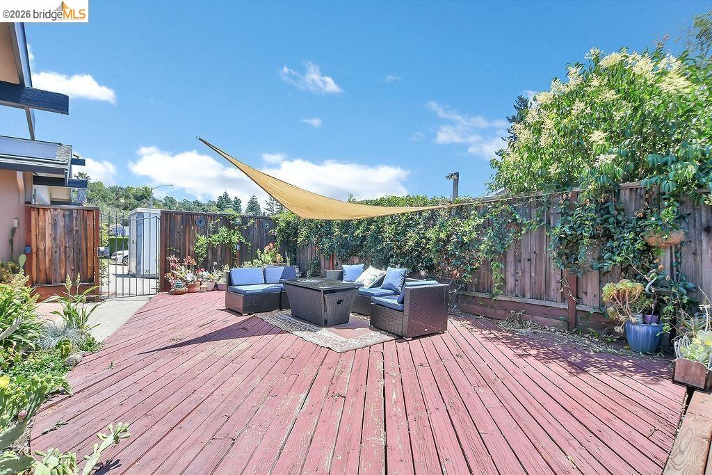 1249 Heavenly DR, Martinez CA 94553 — photo 8
