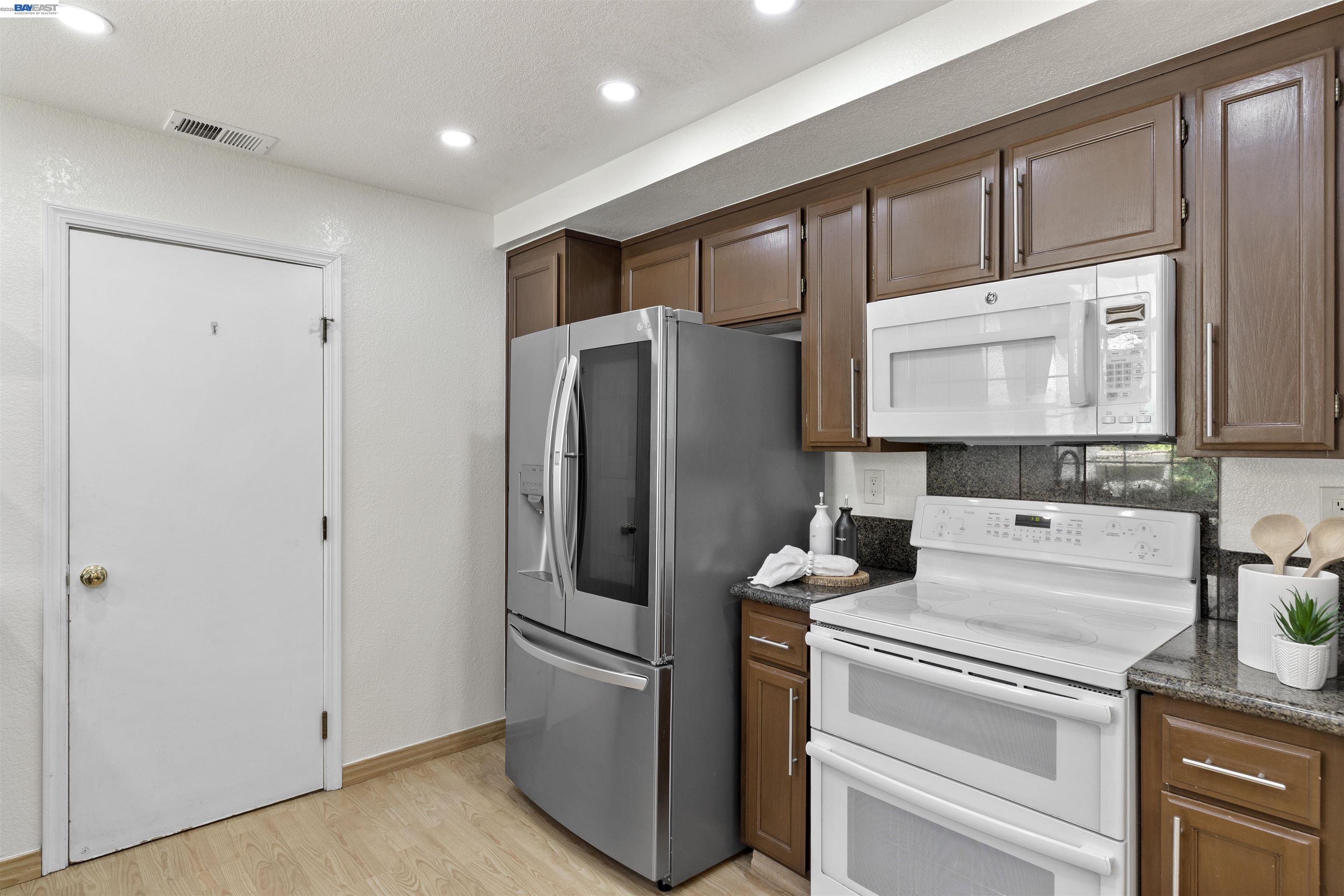 Photo #11: 41137270 Listing: Photo #11