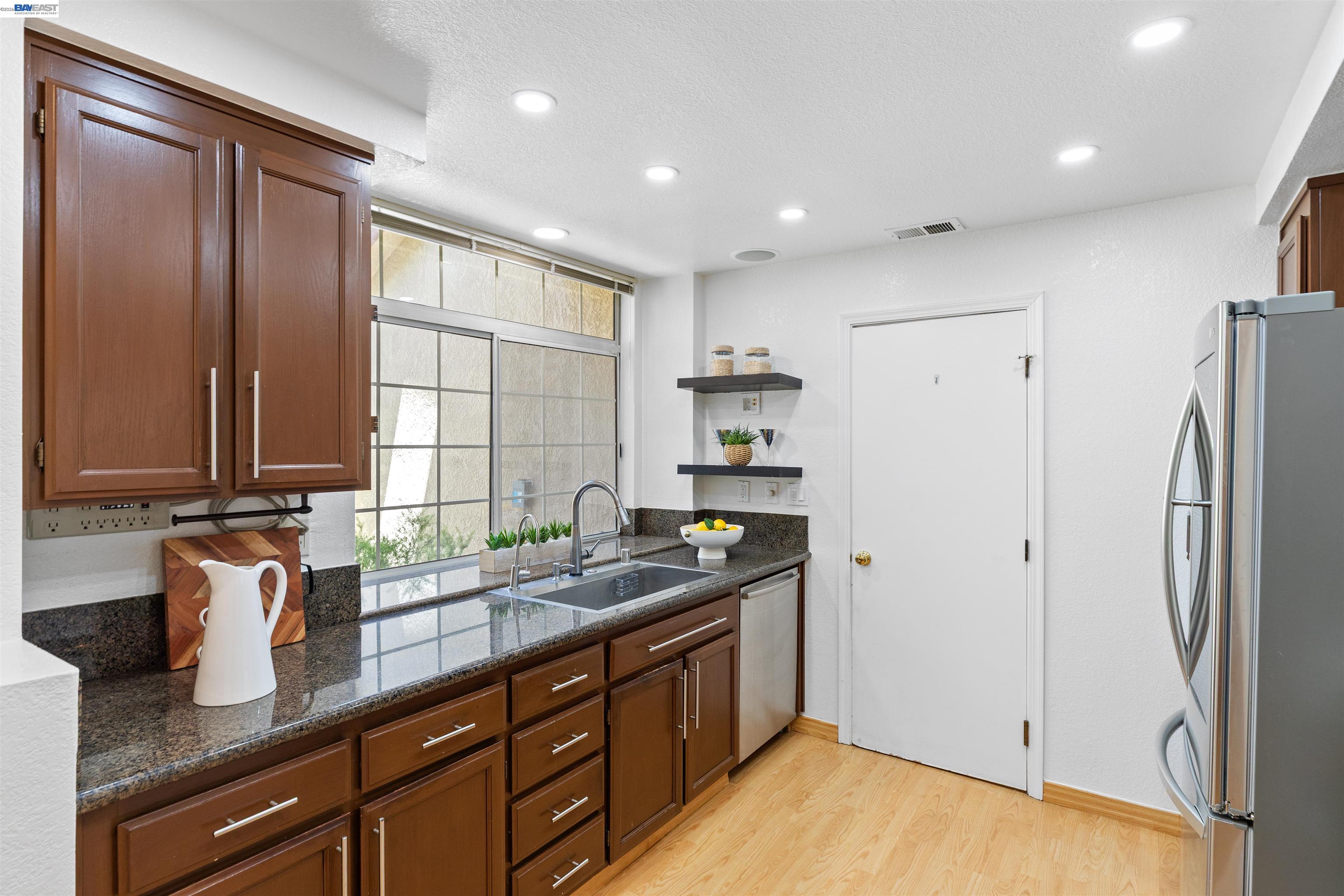Photo #8: 41137270 Listing: Photo #8