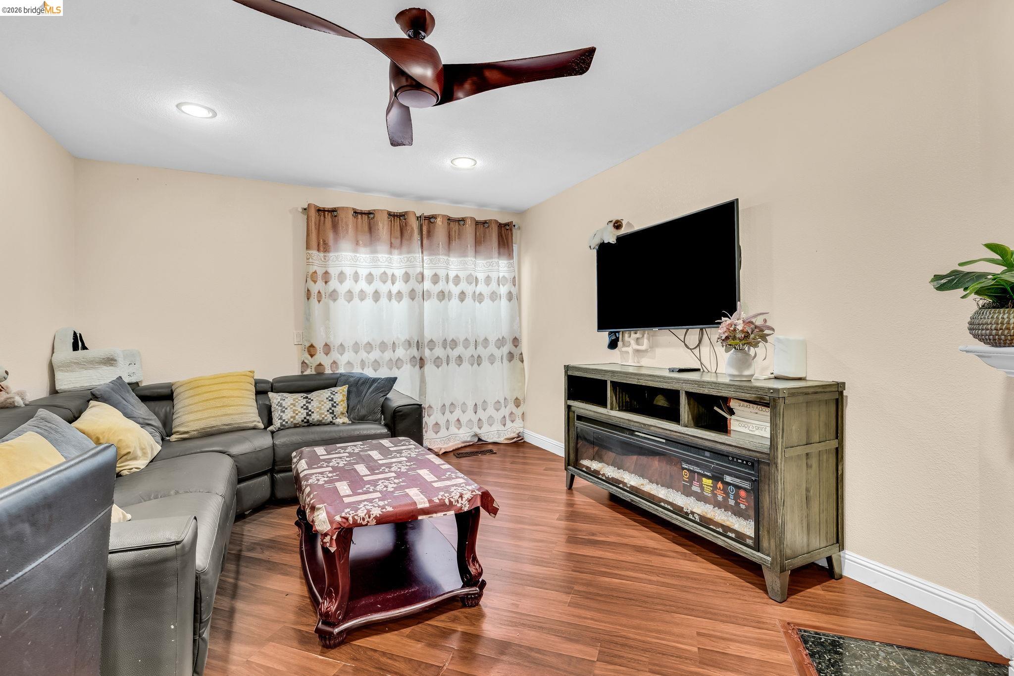 Photo #12: 41137284 Listing: Photo #12