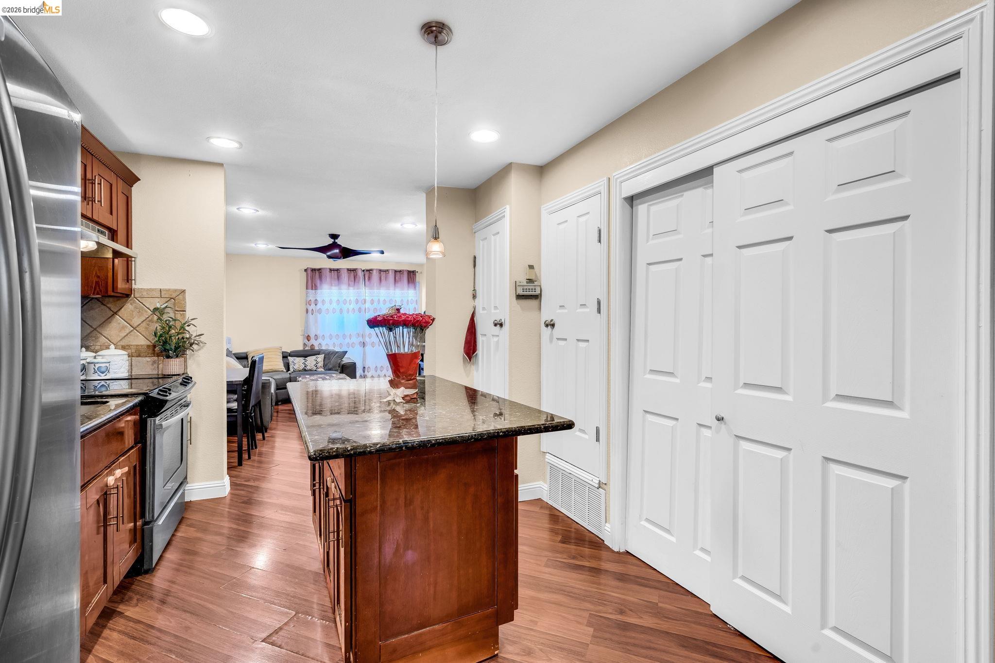 Photo #14: 41137284 Listing: Photo #14