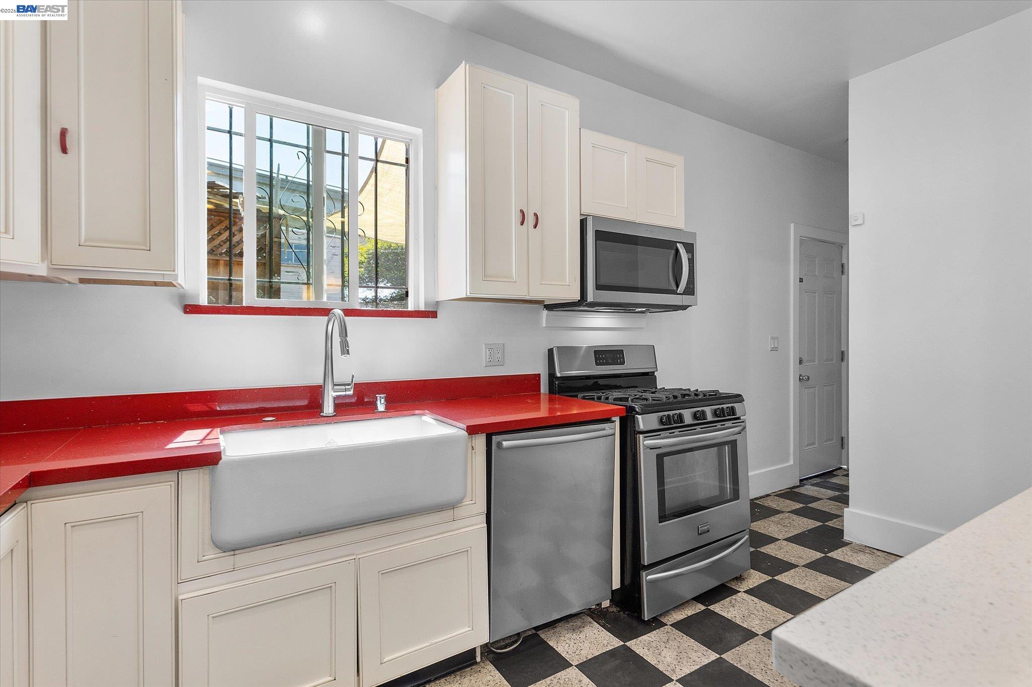 3246 MLK Jr. Way, Oakland CA 94609 — photo 17