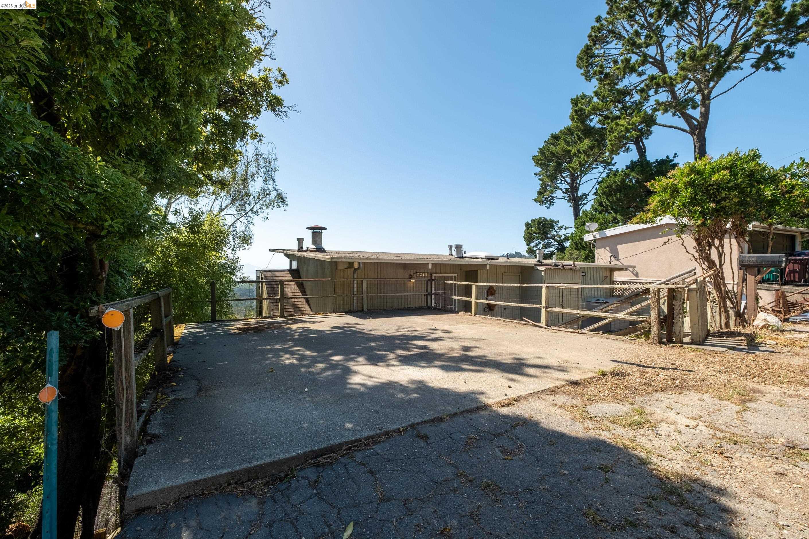 7279 Snake Rd