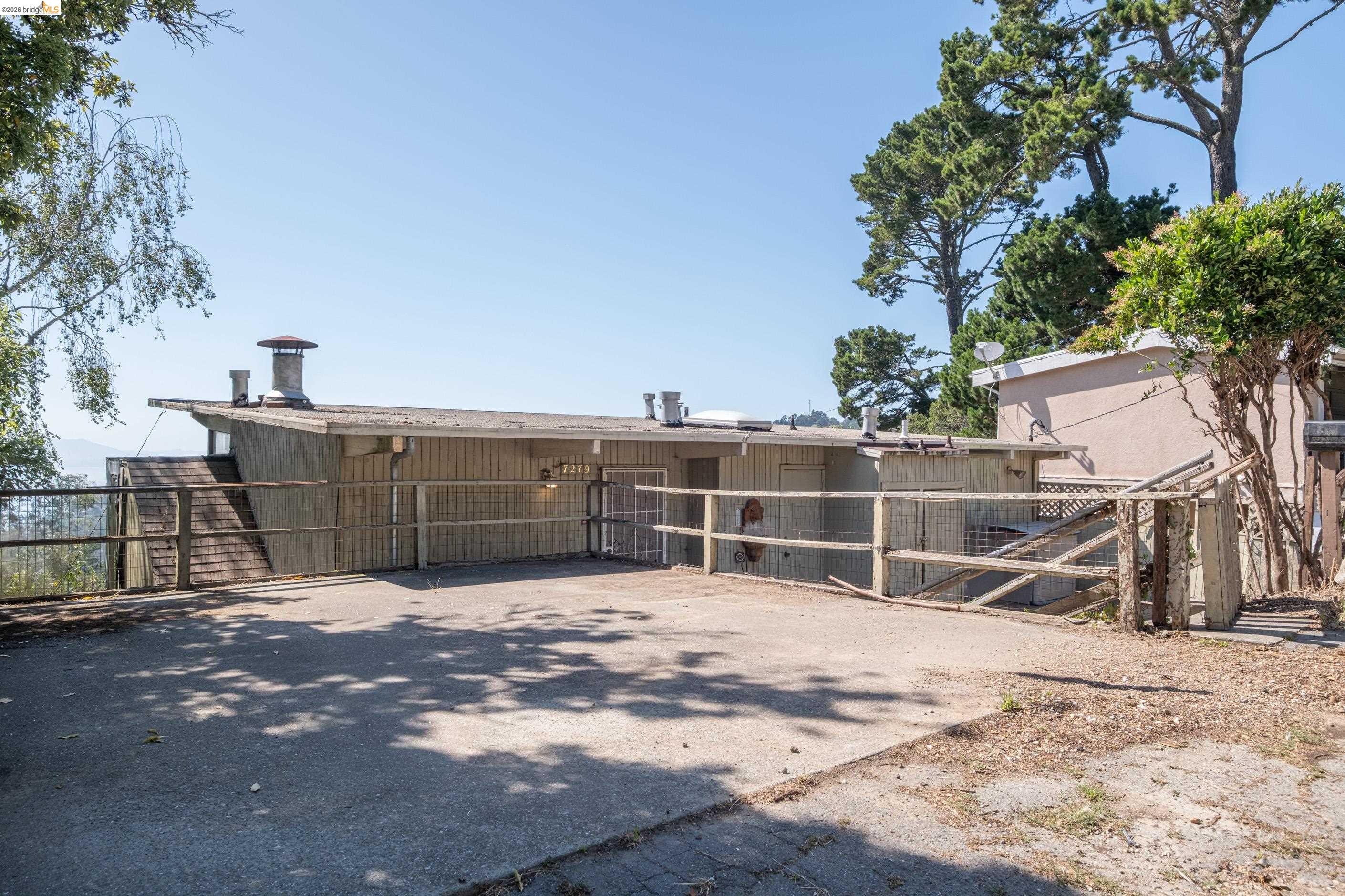 7279 Snake Rd