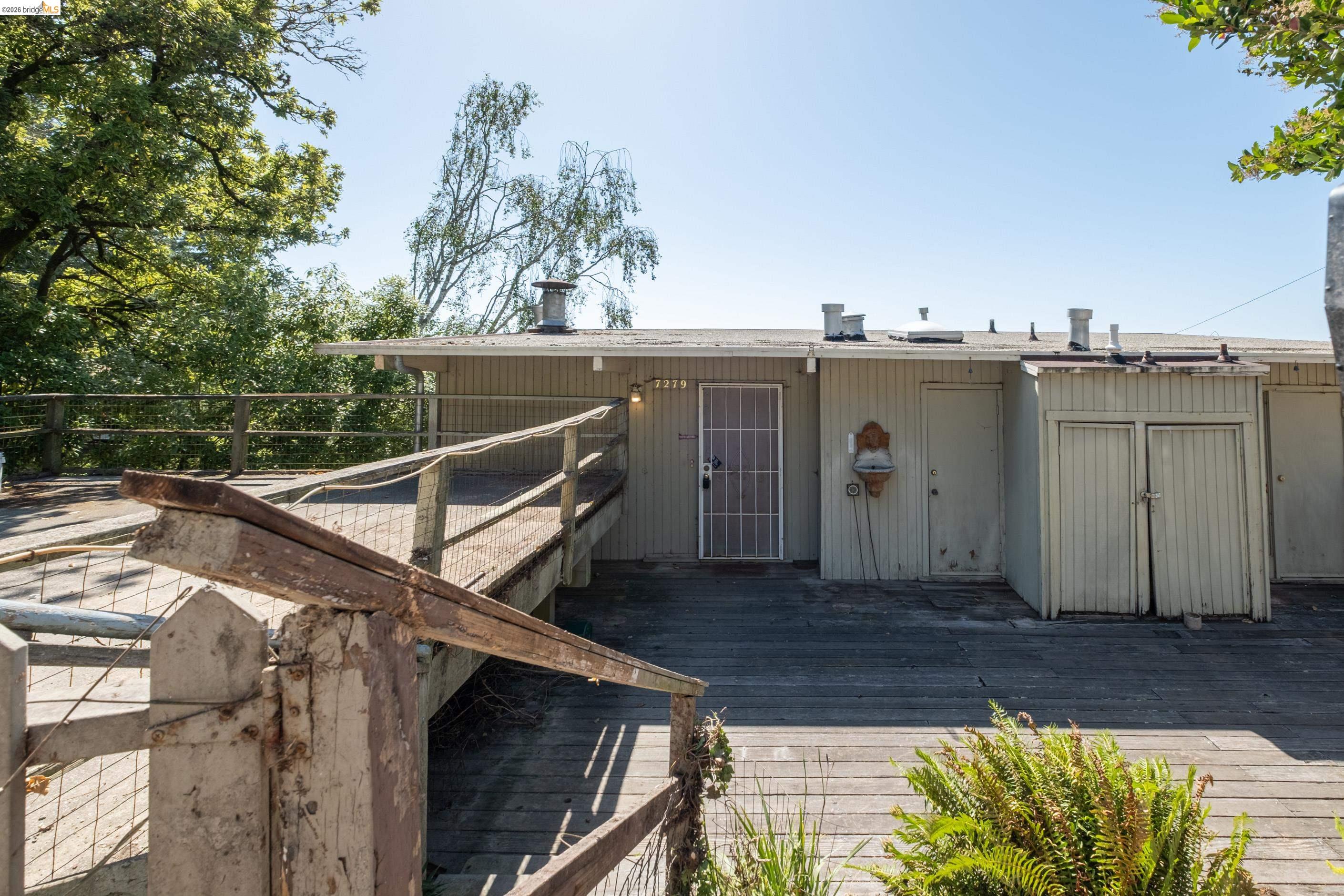 7279 Snake Rd