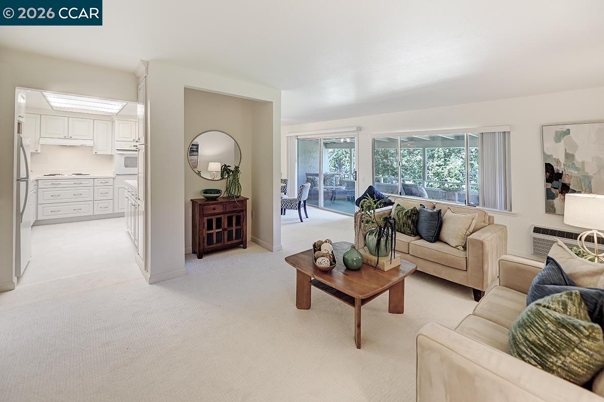 Photo #4: 41137332 Listing: Photo #4