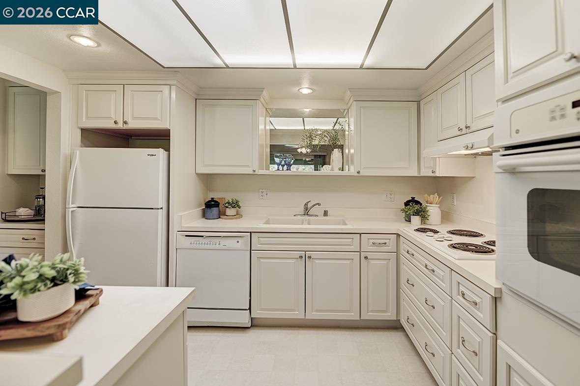 Photo #8: 41137332 Listing: Photo #8