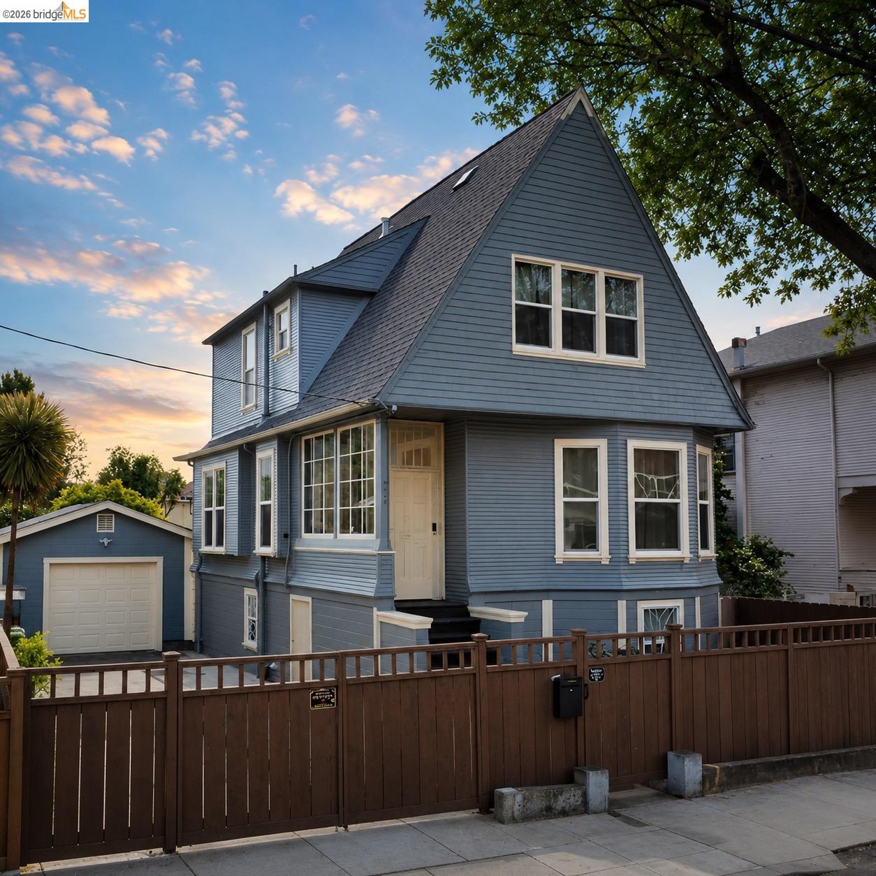 Front Image Thumbnail for EB41137371