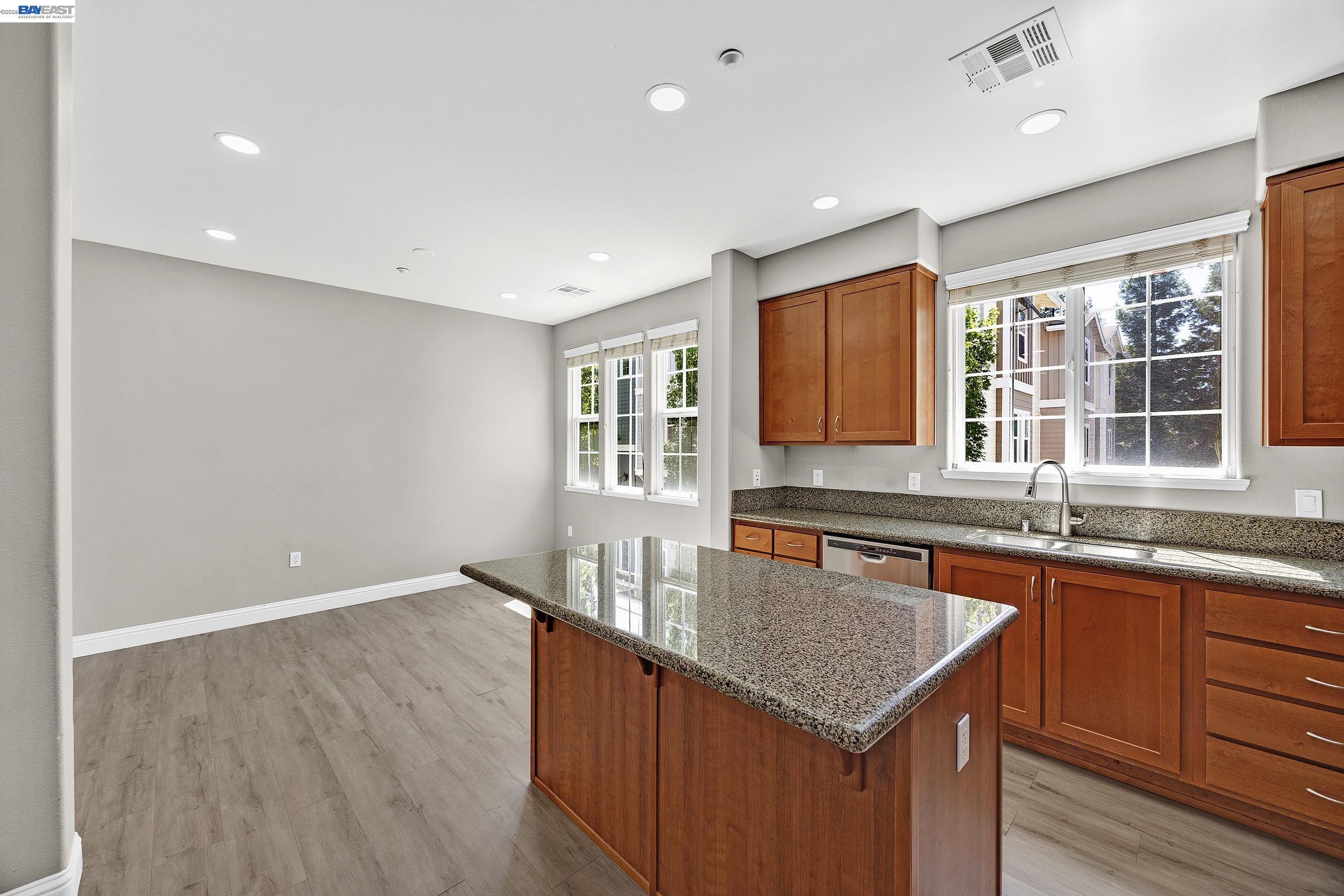 Photo #9: 41137385 Listing: Photo #9