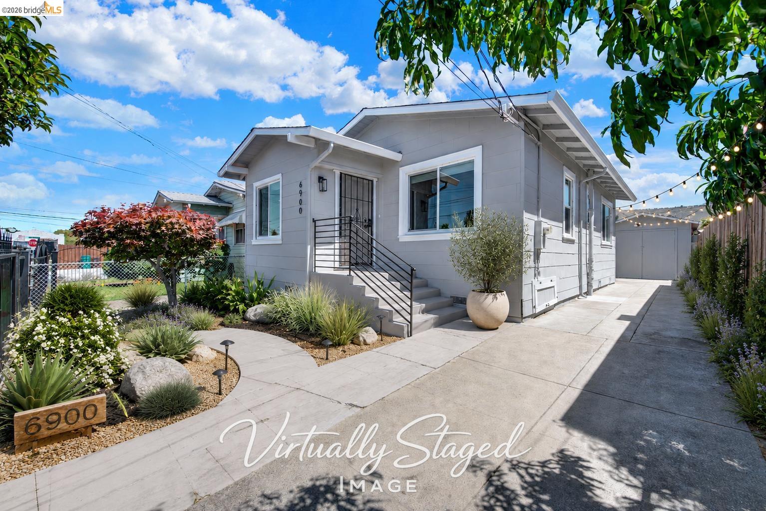 6900 Halliday Ave, Oakland CA 94605 — photo 2
