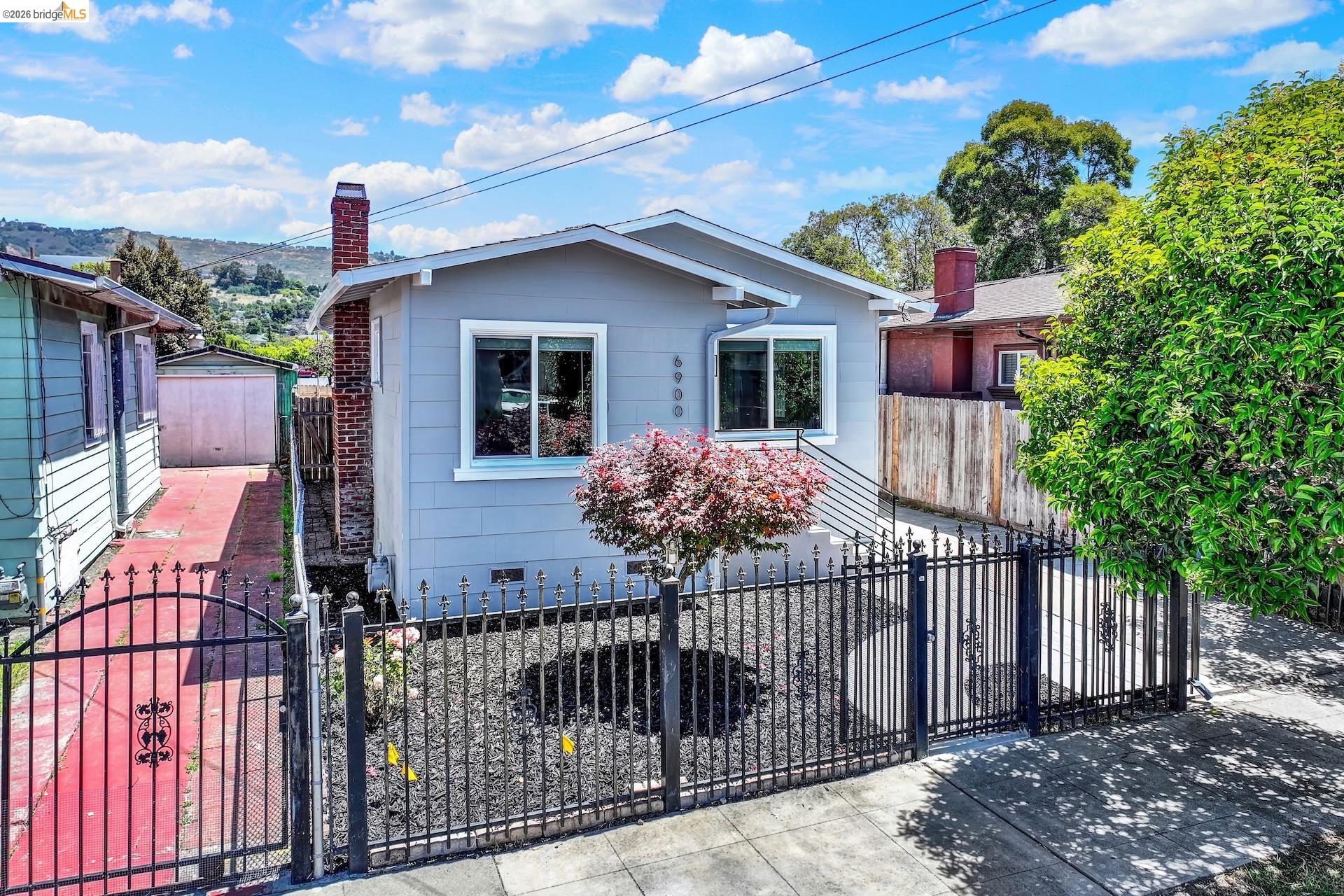 6900 Halliday Ave, Oakland CA 94605 — photo 3