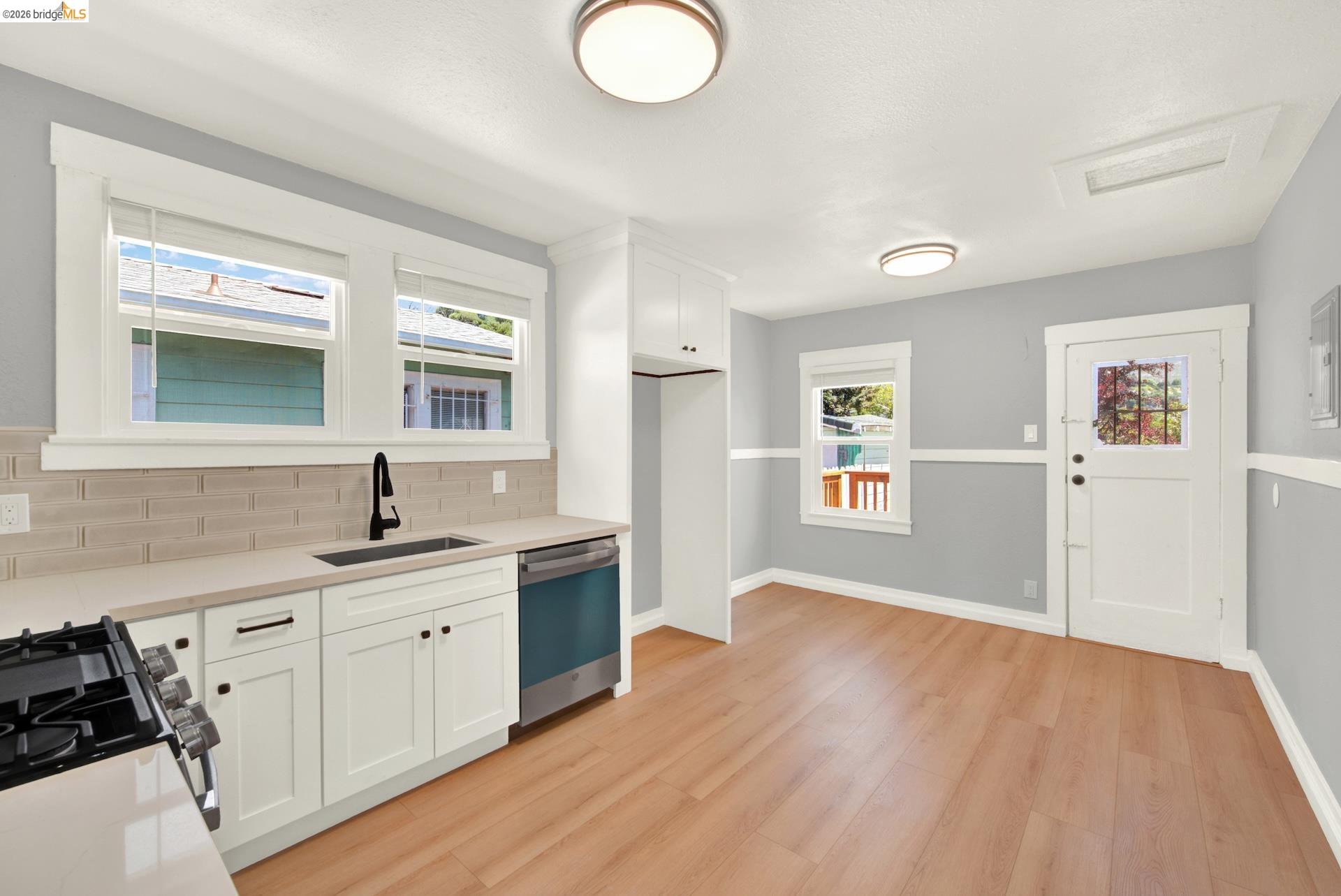 6900 Halliday Ave, Oakland CA 94605 — photo 9