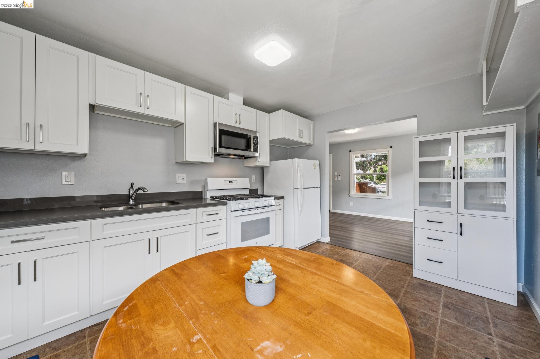 Photo #12: 41137399 Listing: Photo #12