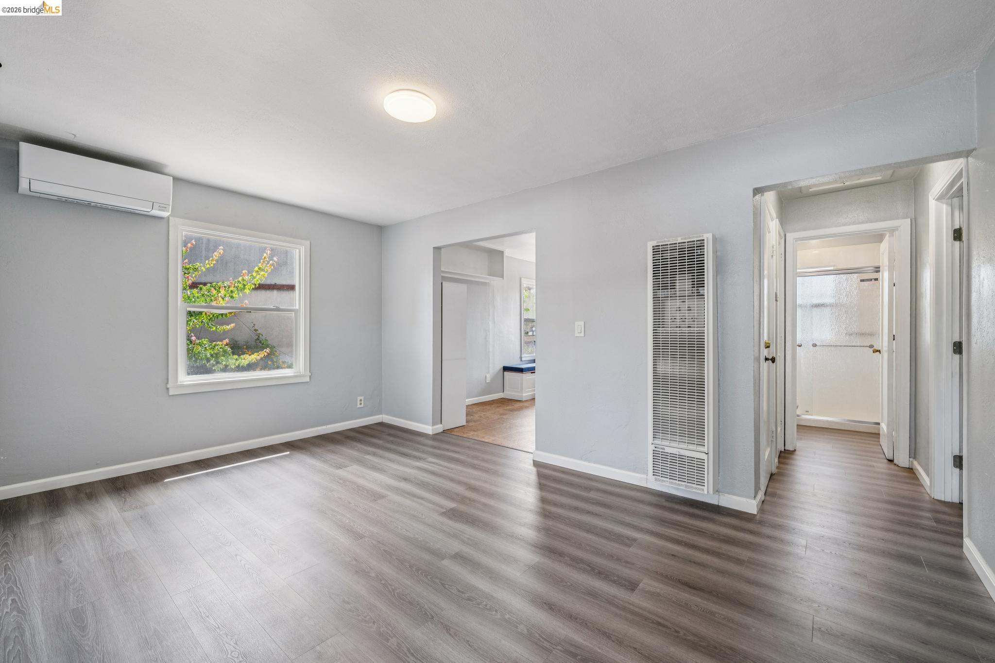 Photo #5: 41137399 Listing: Photo #5