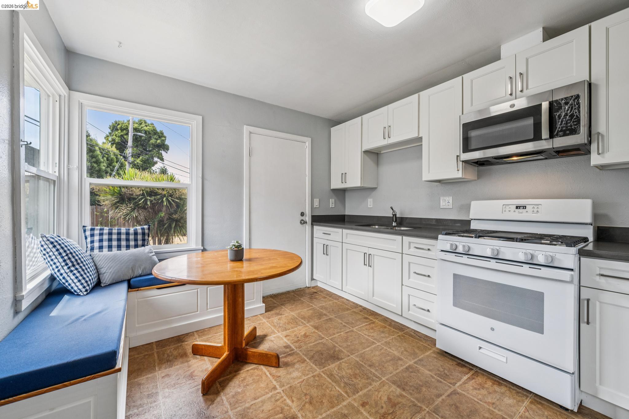 Photo #10: 41137399 Listing: Photo #10
