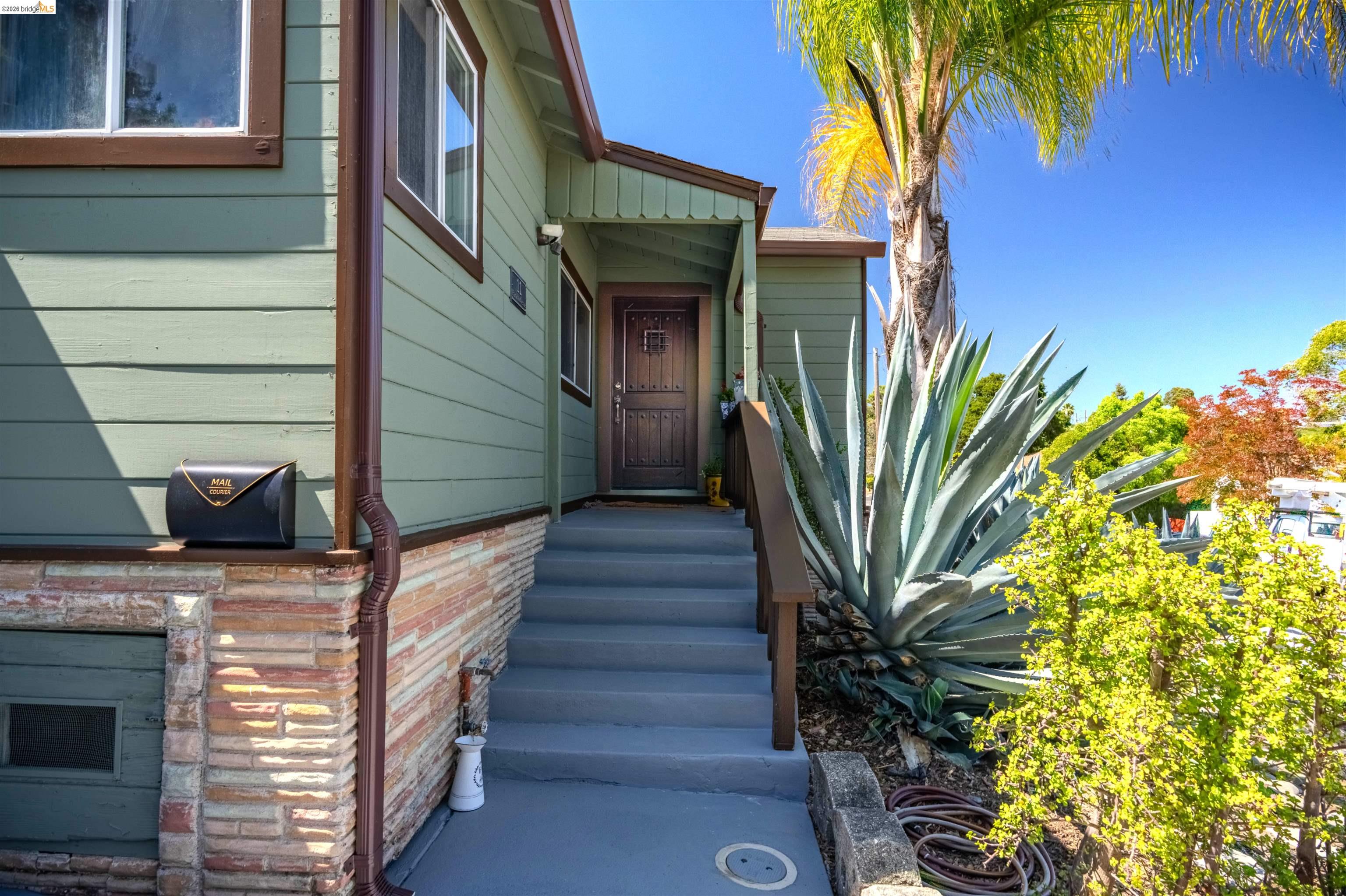 11 Fairview Ave, Vallejo CA 94590 — photo 2