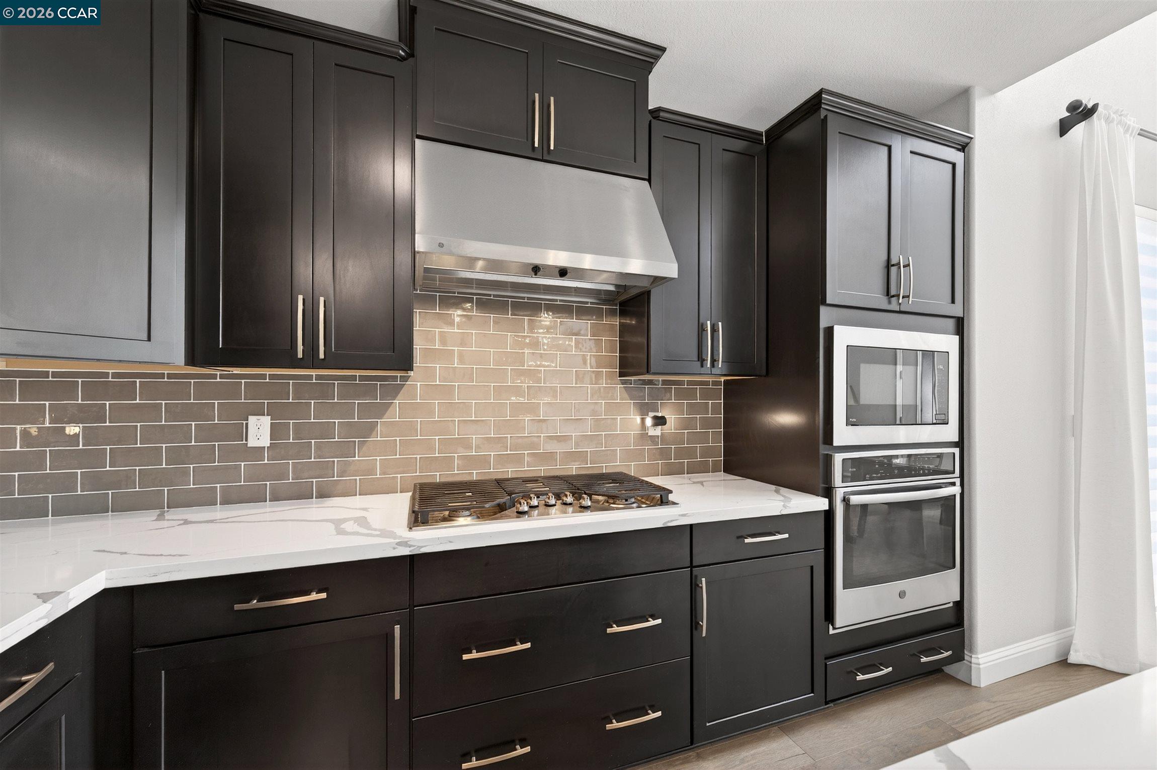 Photo #10: 41137447 Listing: Photo #10