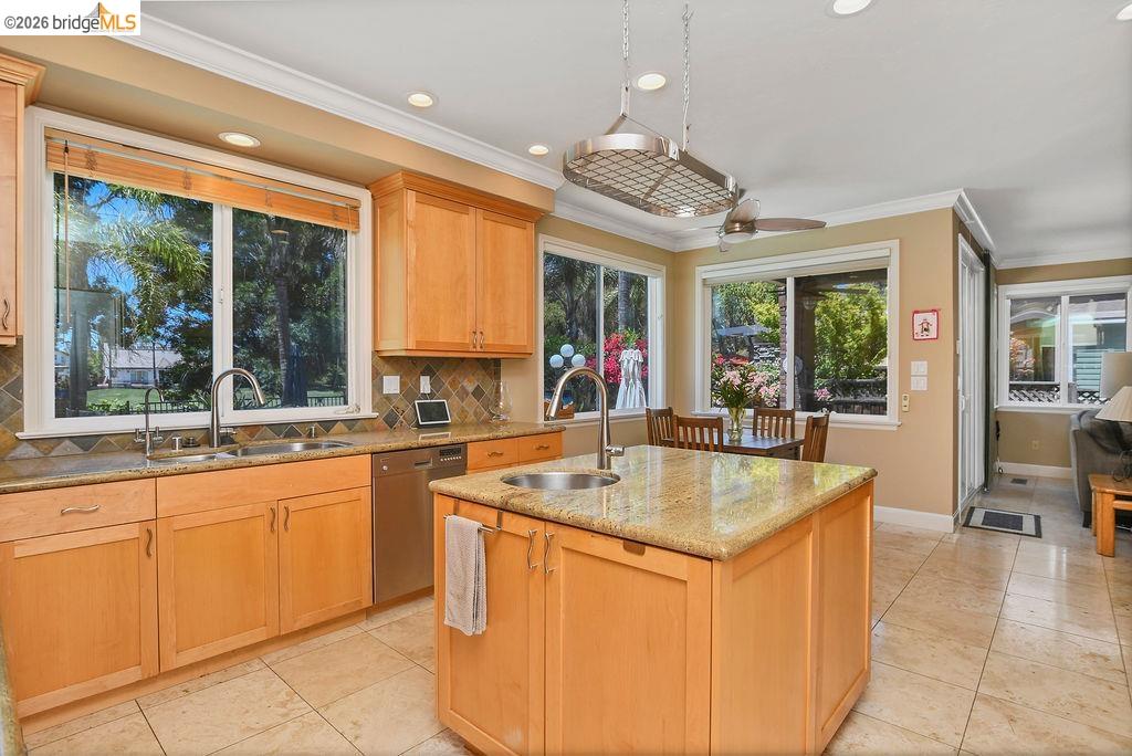 2442 Pinehurst Ct, Discovery Bay CA 94505 — photo 8