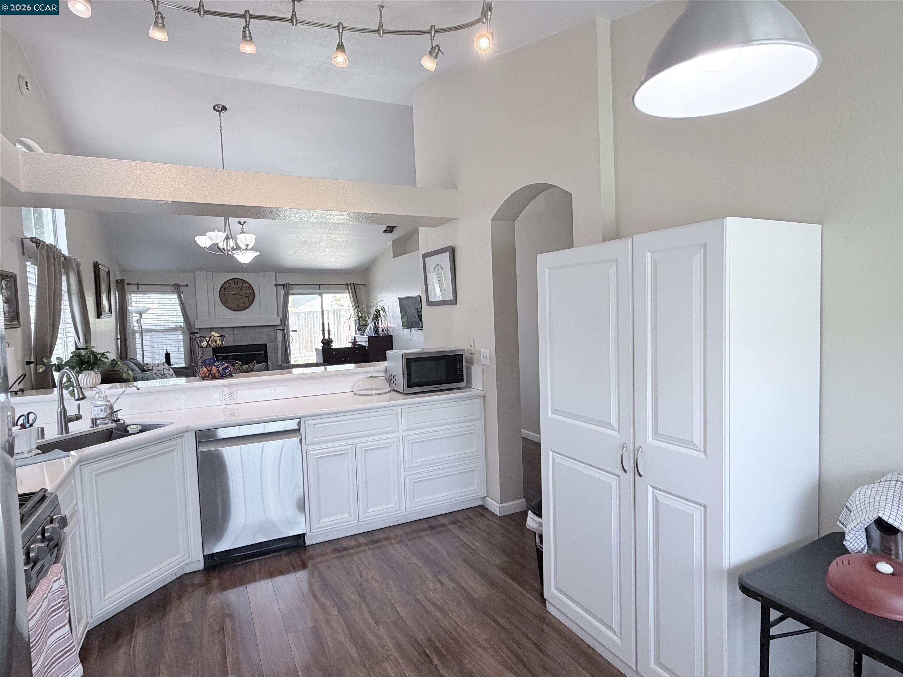 8551 Summer Knoll Way, Elk Grove CA 95624 — photo 13