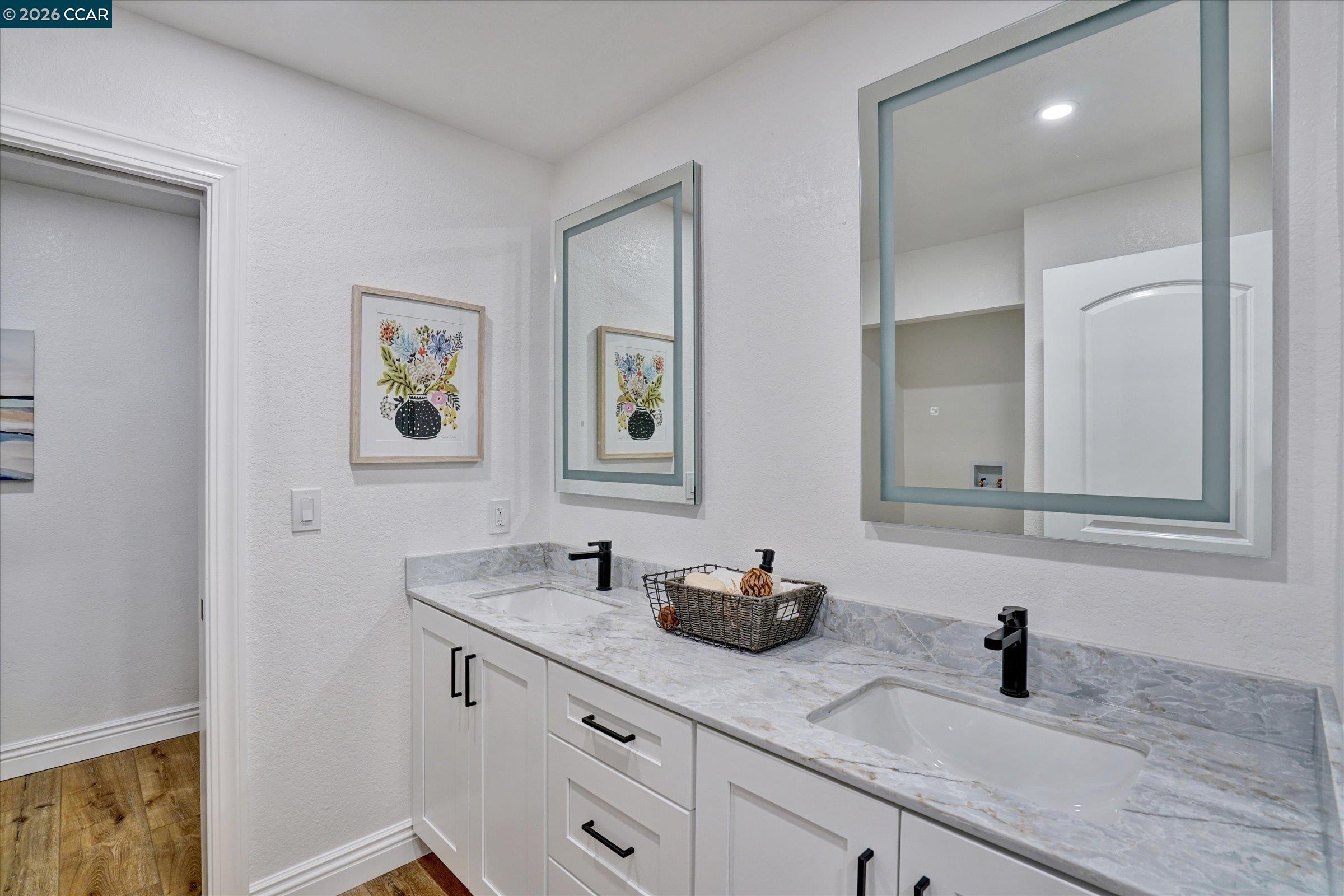 Photo #11: 41137526 Listing: Photo #11