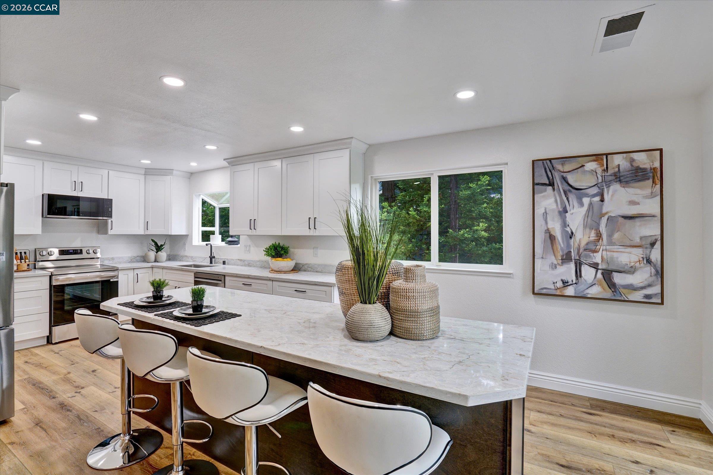 Photo #5: 41137526 Listing: Photo #5