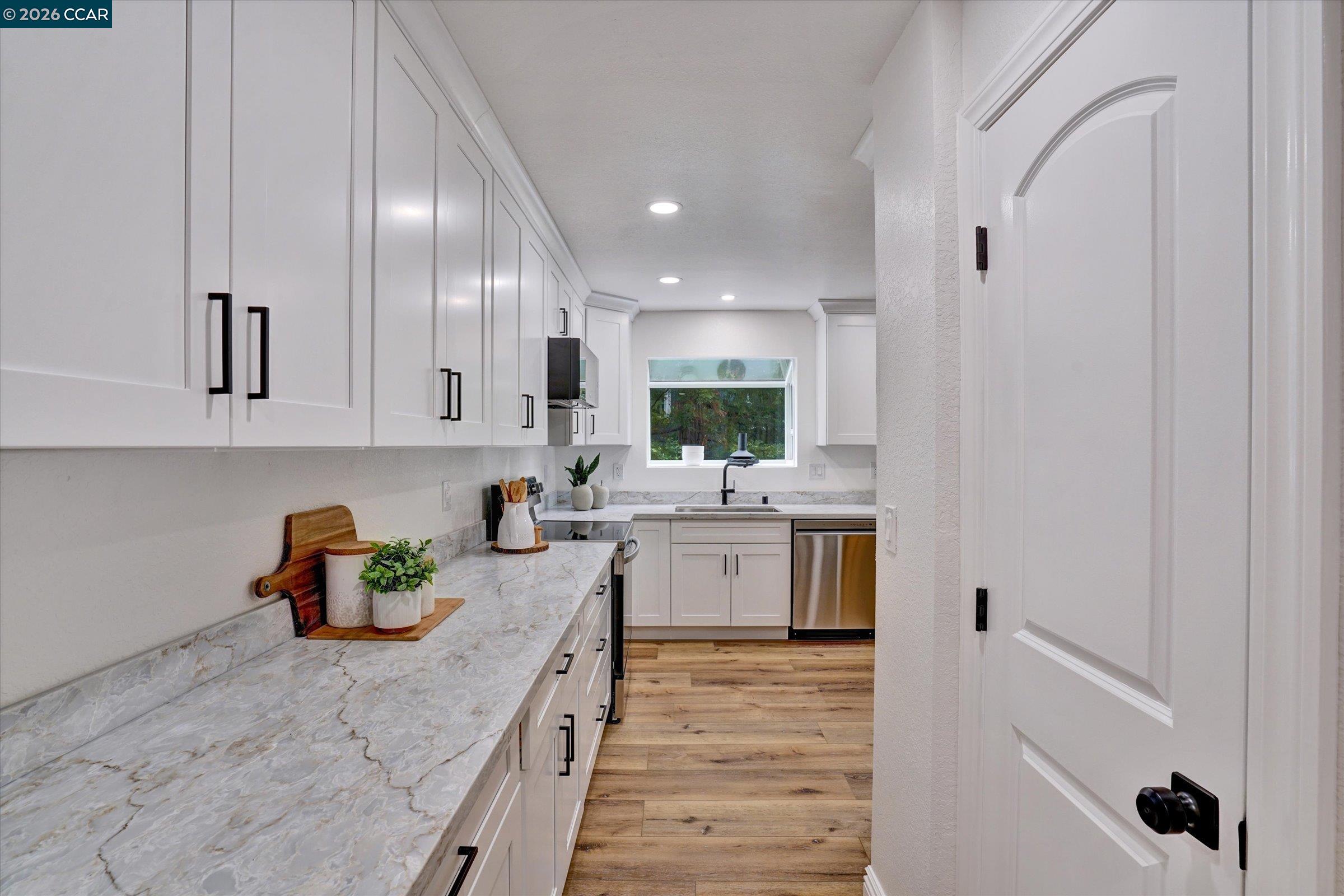 Photo #7: 41137526 Listing: Photo #7