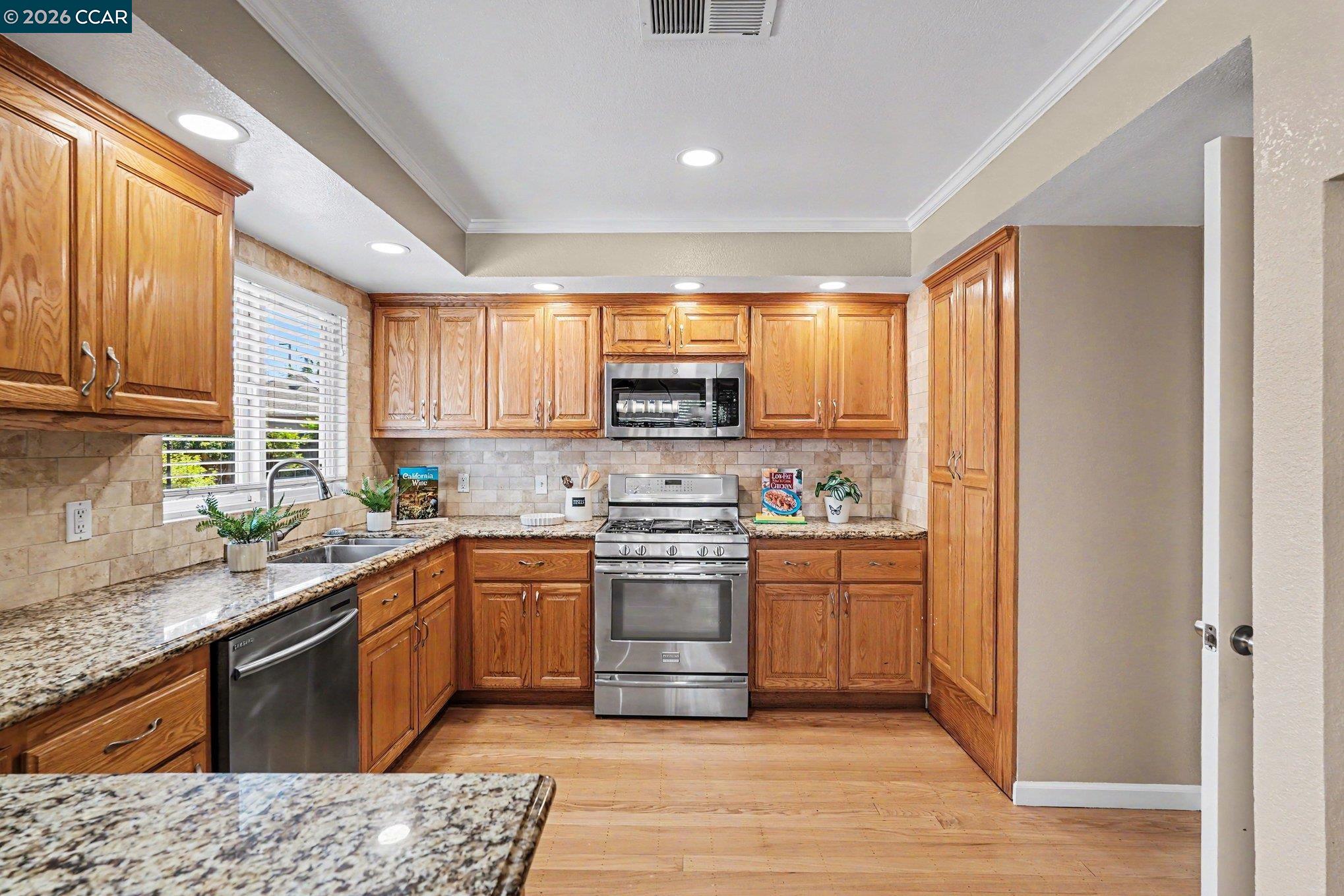 1360 Grove Way, Concord CA 94518 — photo 9