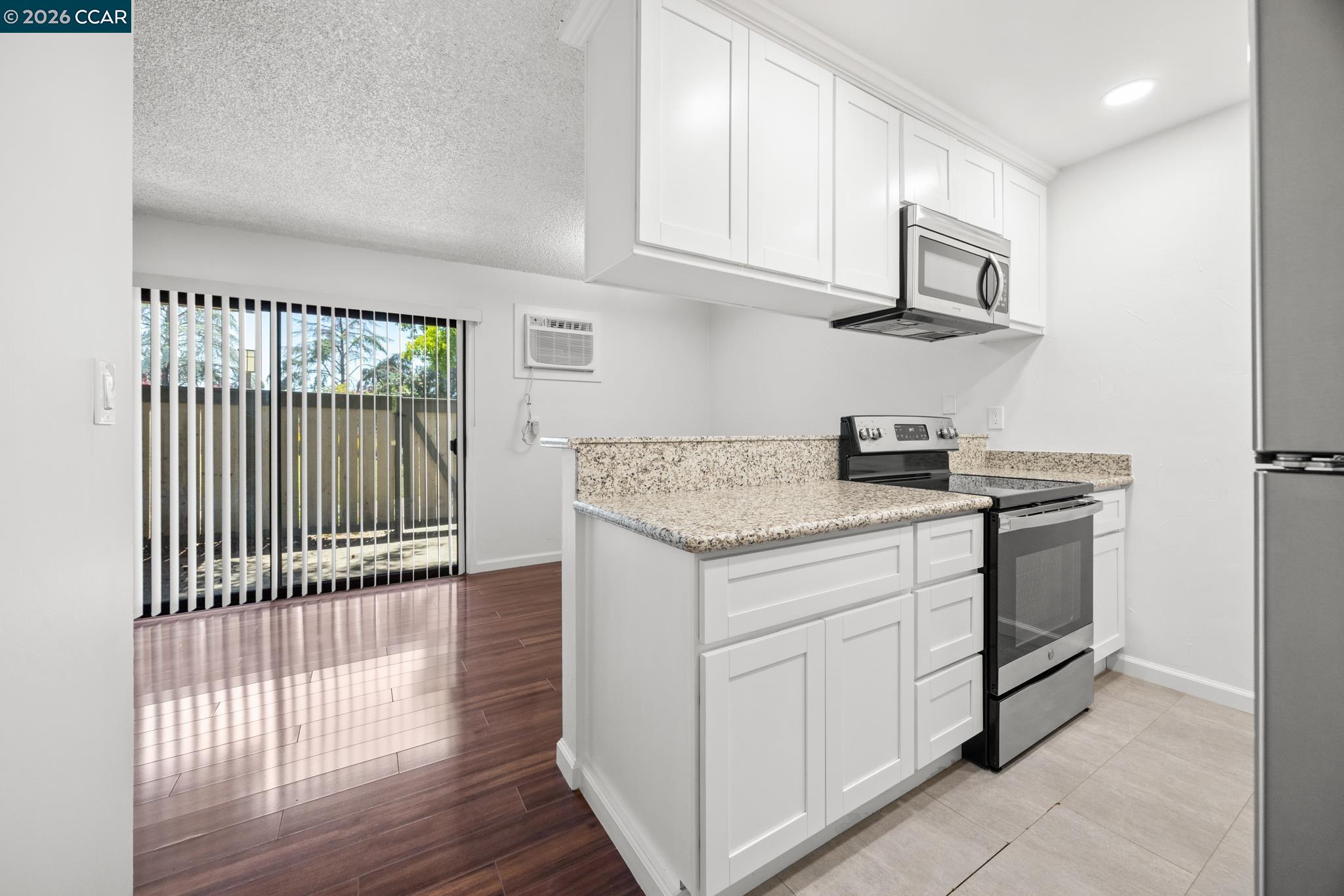 Photo #15: 41137551 Listing: Photo #15