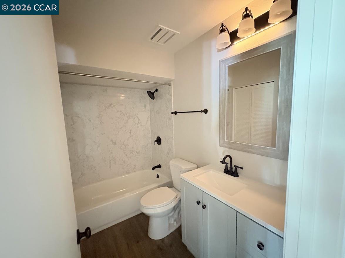 Photo #15: 41137553 Listing: Photo #15