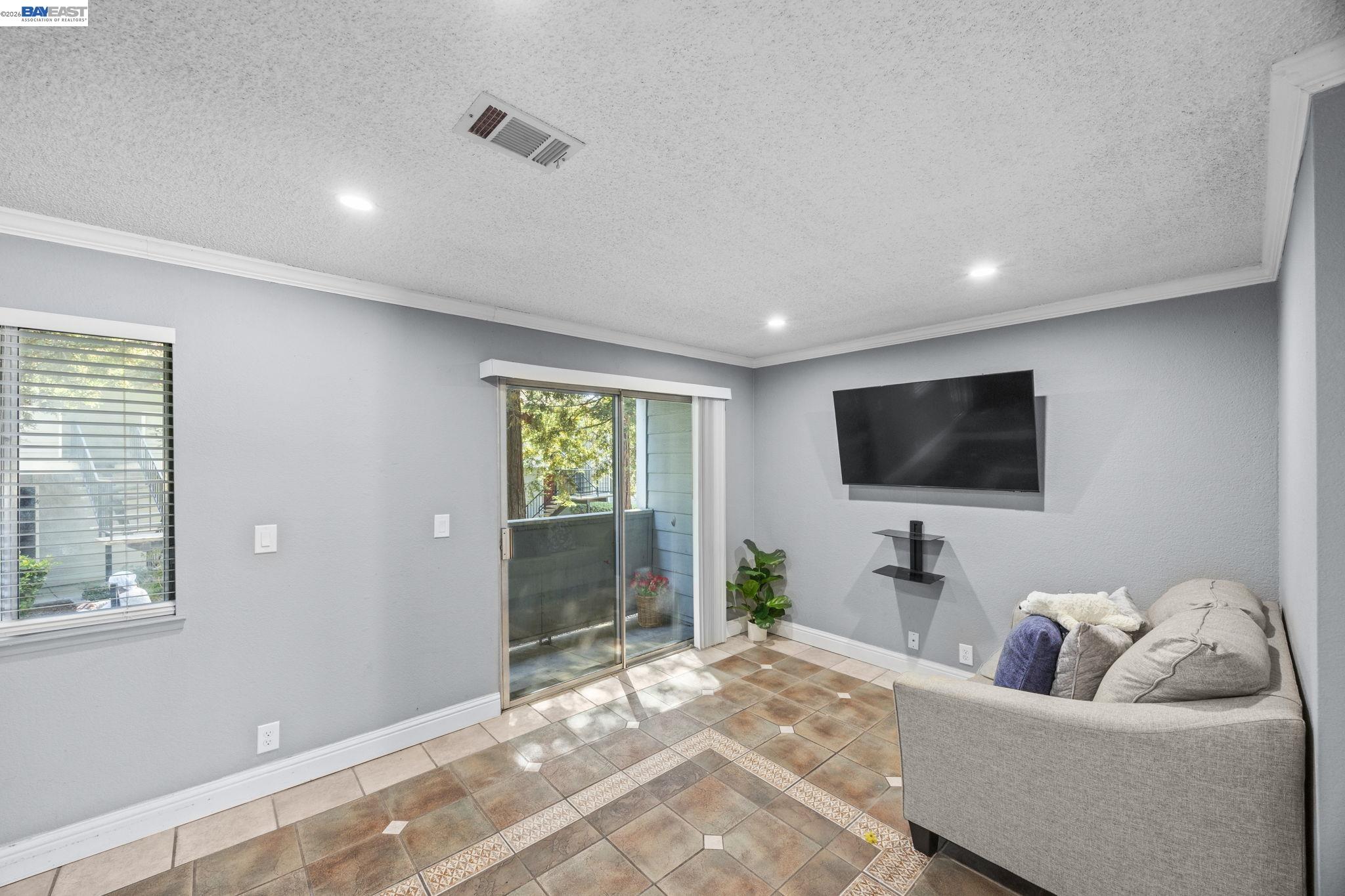 Photo #3: 41137578 Listing: Photo #3