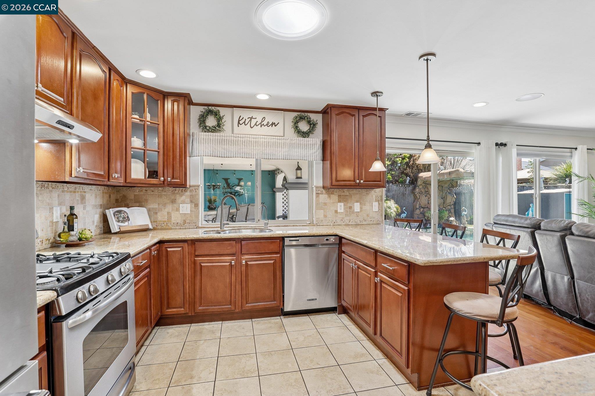 36874 Laurel St, Newark CA 94560 — photo 4