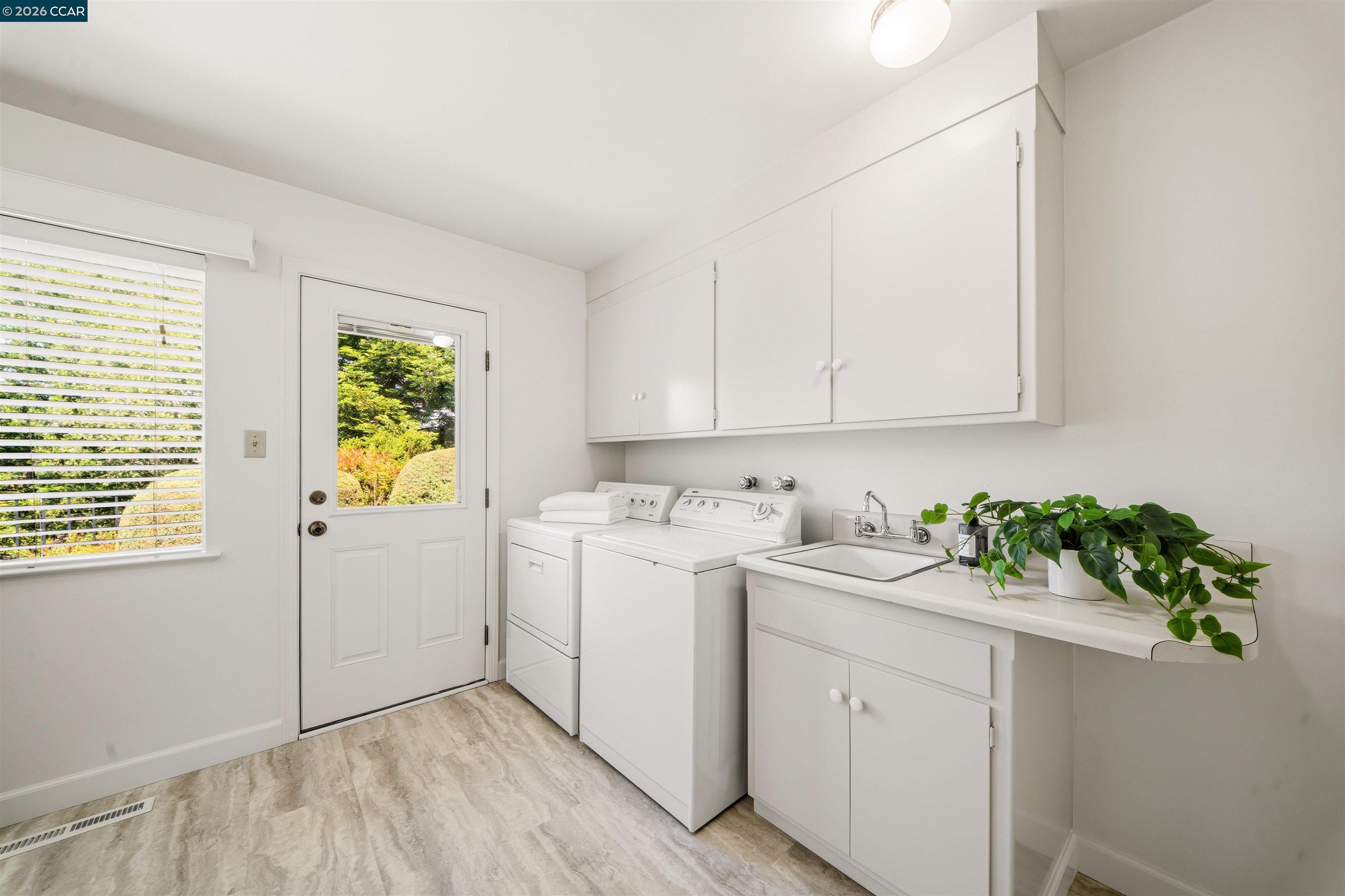 16985 Lamont Ct, Castro Valley CA 94546 — photo 16