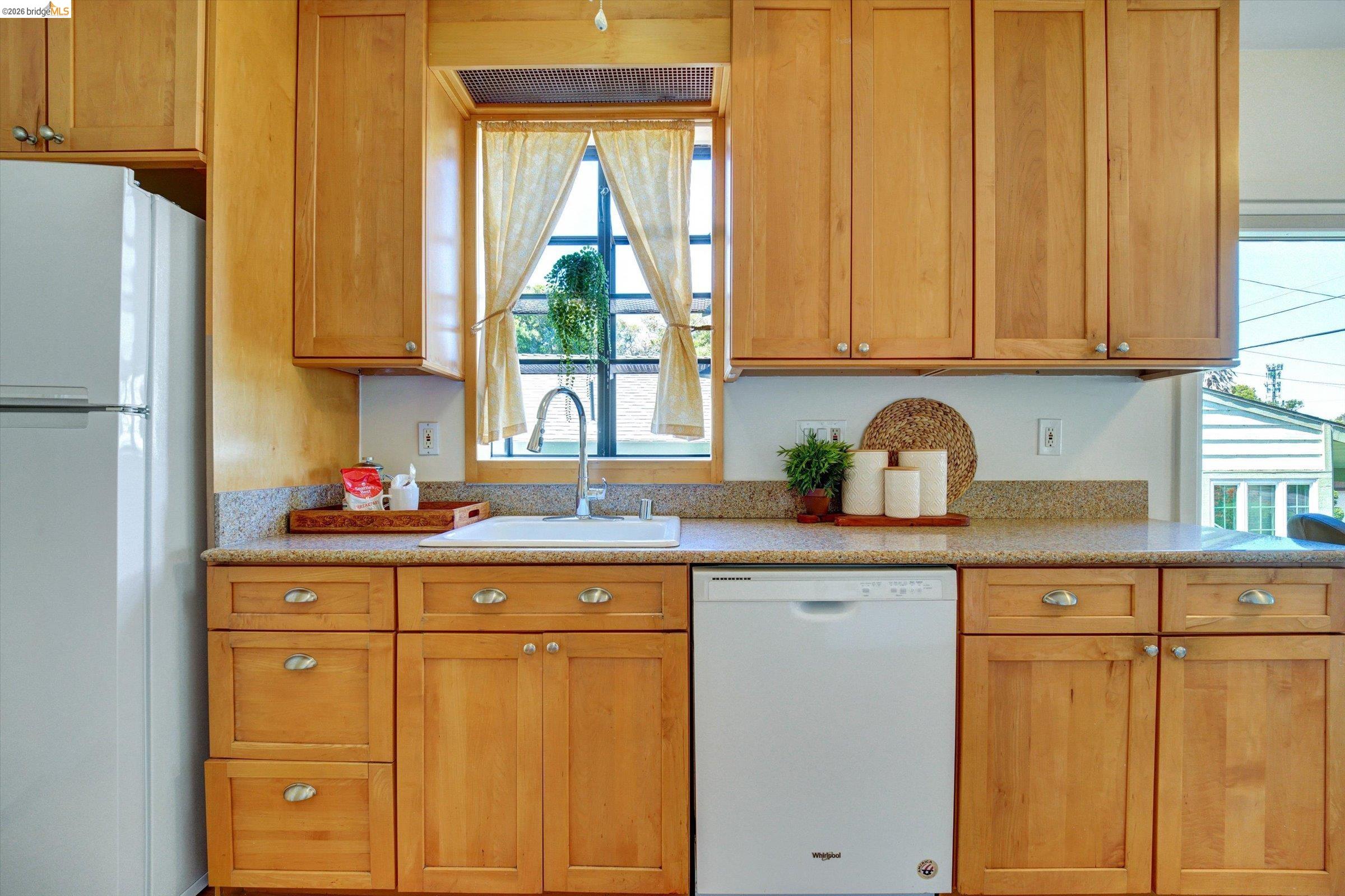 4080 Kuhnle Ave, Oakland CA 94605 — photo 15