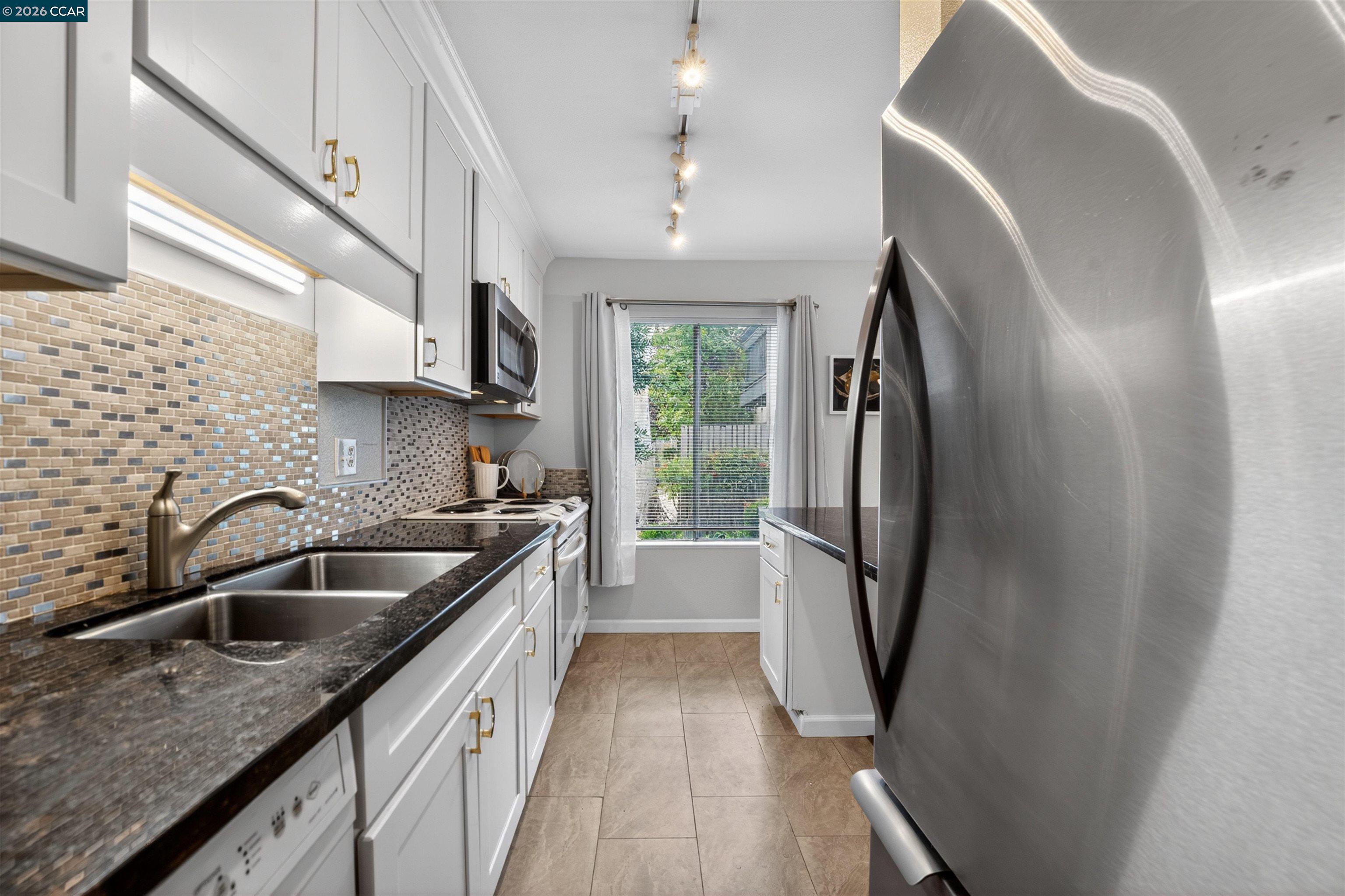 Photo #11: 41137649 Listing: Photo #11