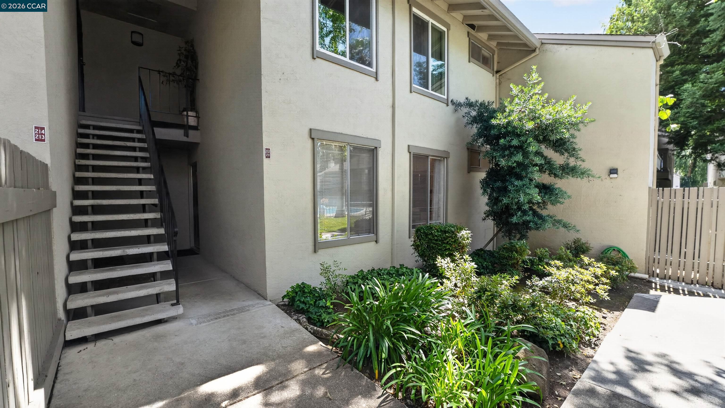 Photo #3: 41137649 Listing: Photo #3
