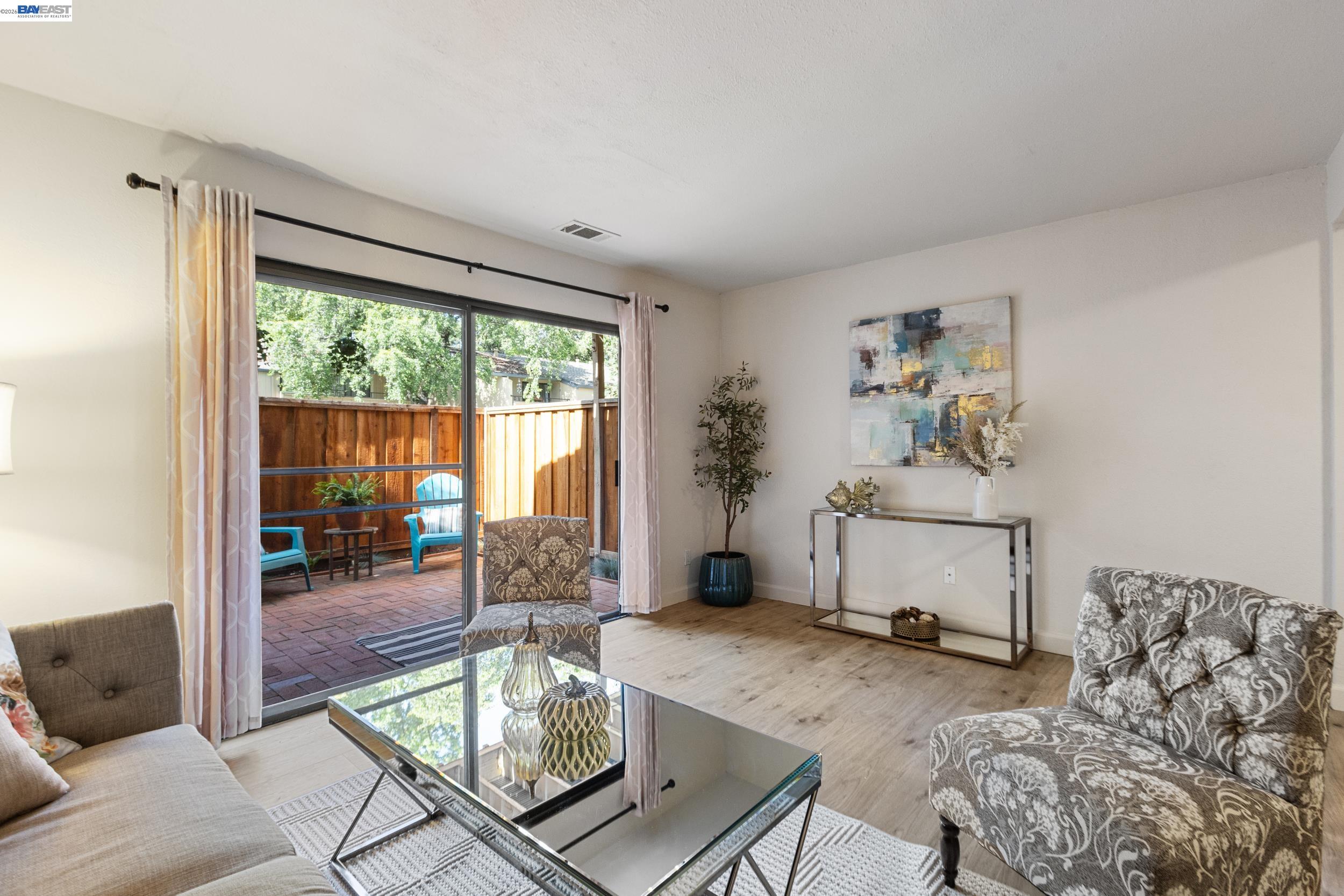 Photo #12: 41137652 Listing: Photo #12