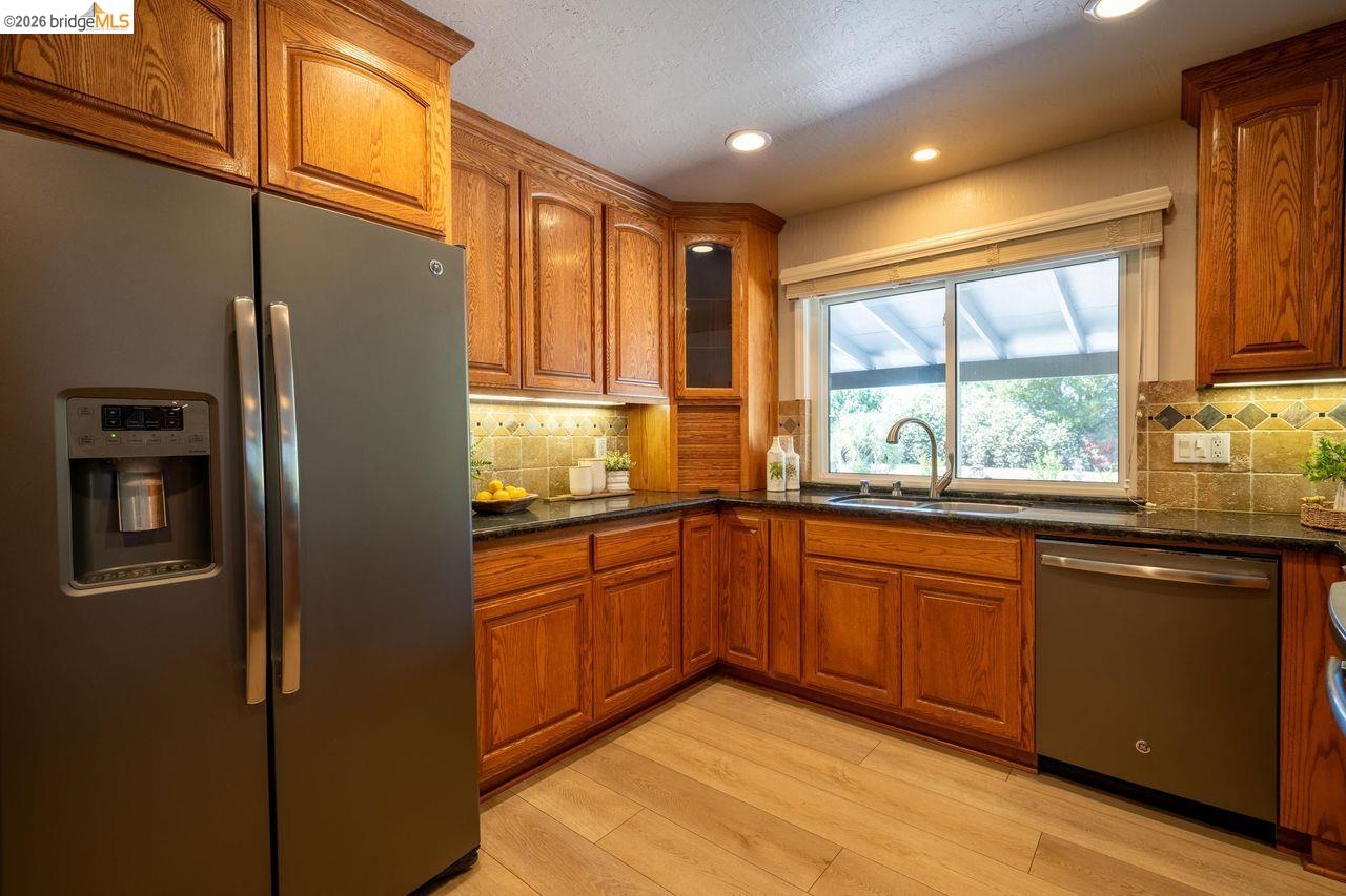 147 Loren Ln, Oakley CA 94561 — photo 15