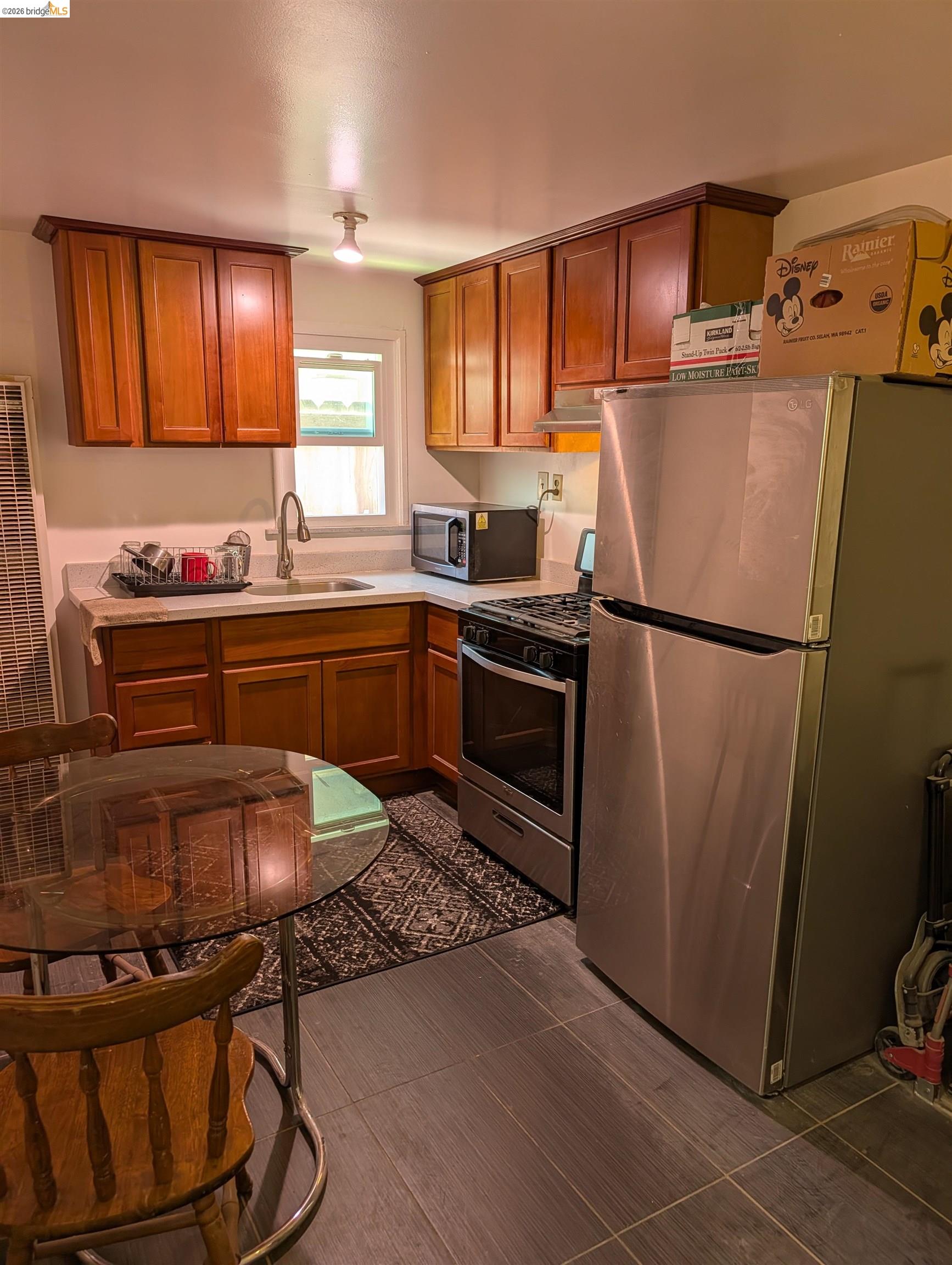 1086 66Th St, Oakland CA 94608 — photo 26