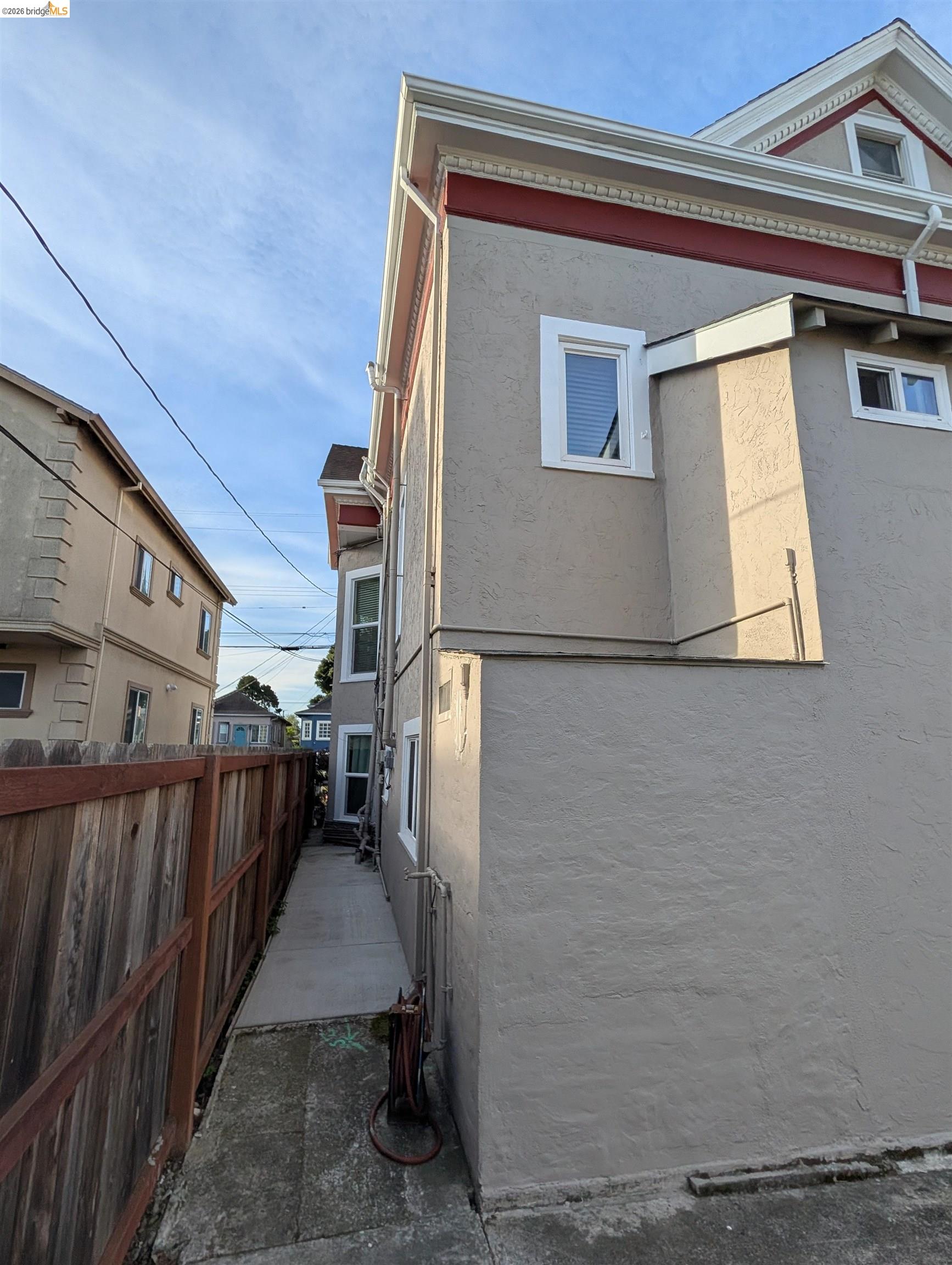 1086 66Th St, Oakland CA 94608 — photo 7