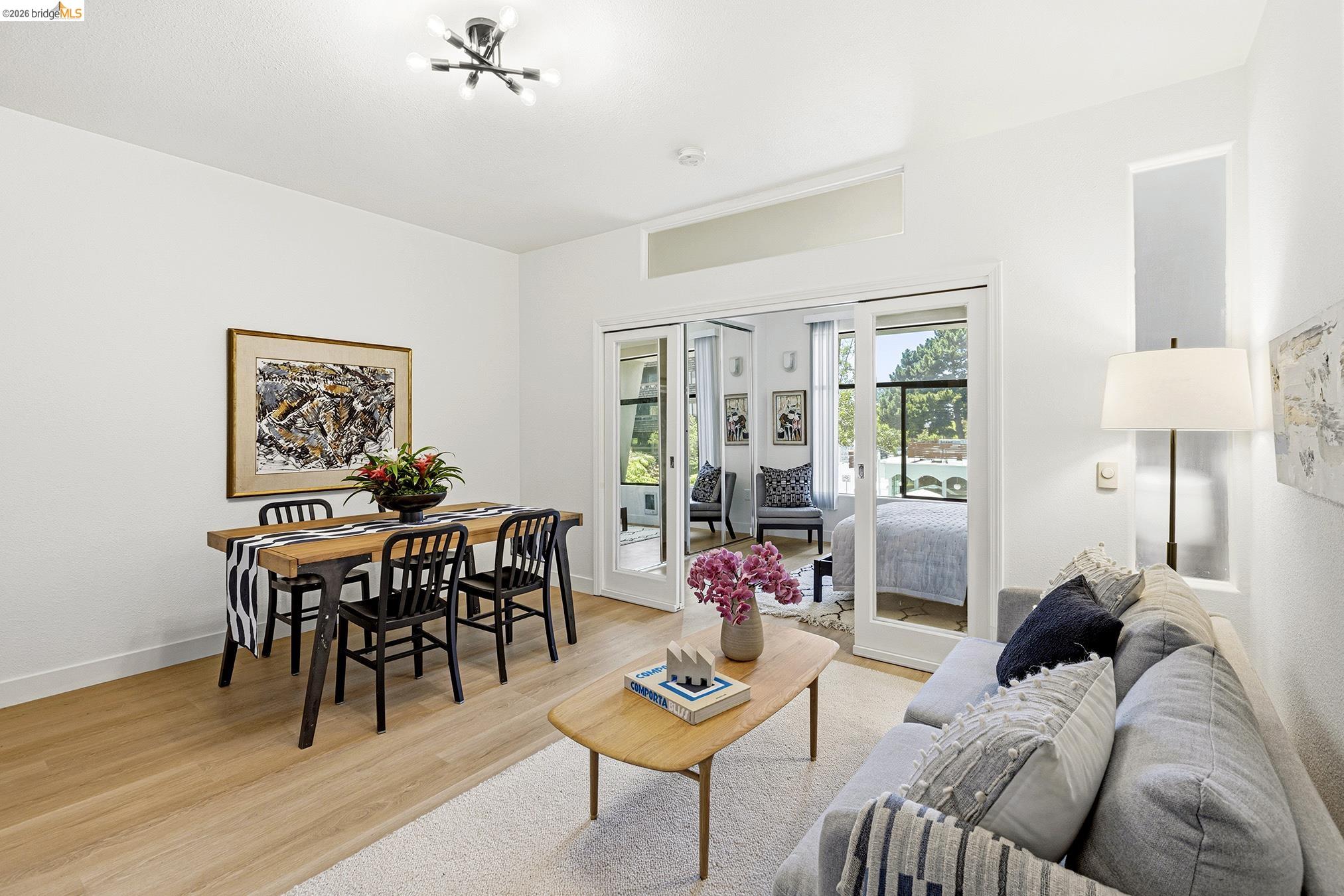 Photo #2: 41137664 Listing: Photo #2
