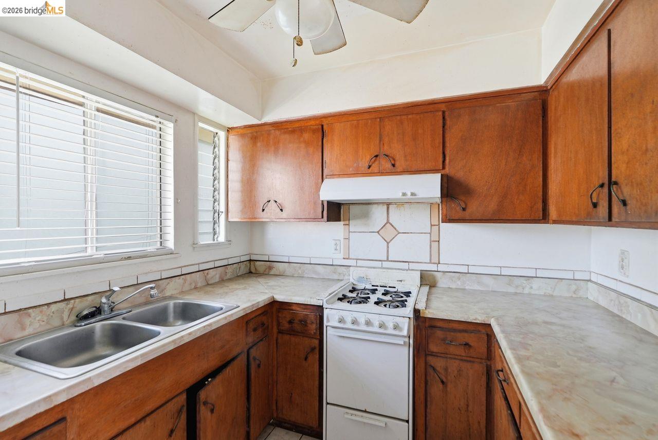 933 41St St, Oakland CA 94608 — photo 22