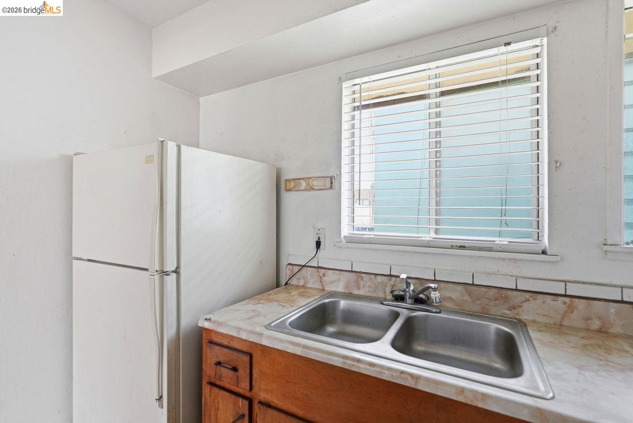 933 41St St, Oakland CA 94608 — photo 24