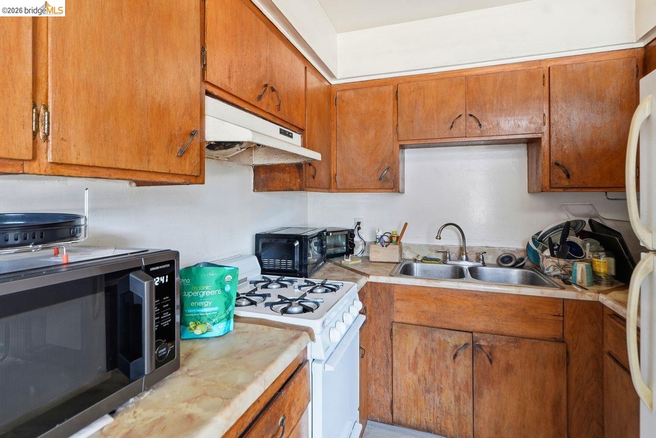 933 41St St, Oakland CA 94608 — photo 28
