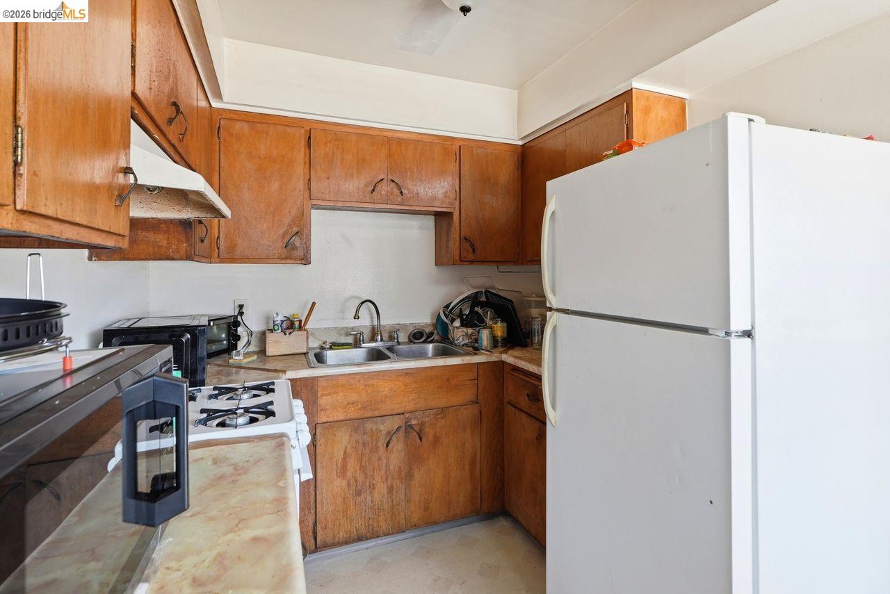 933 41St St, Oakland CA 94608 — photo 29