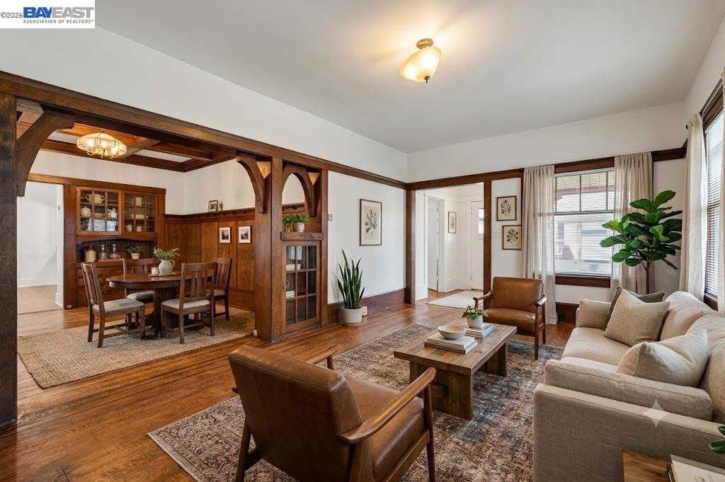 950 Loomis Ct, Oakland CA 94606 — photo 8