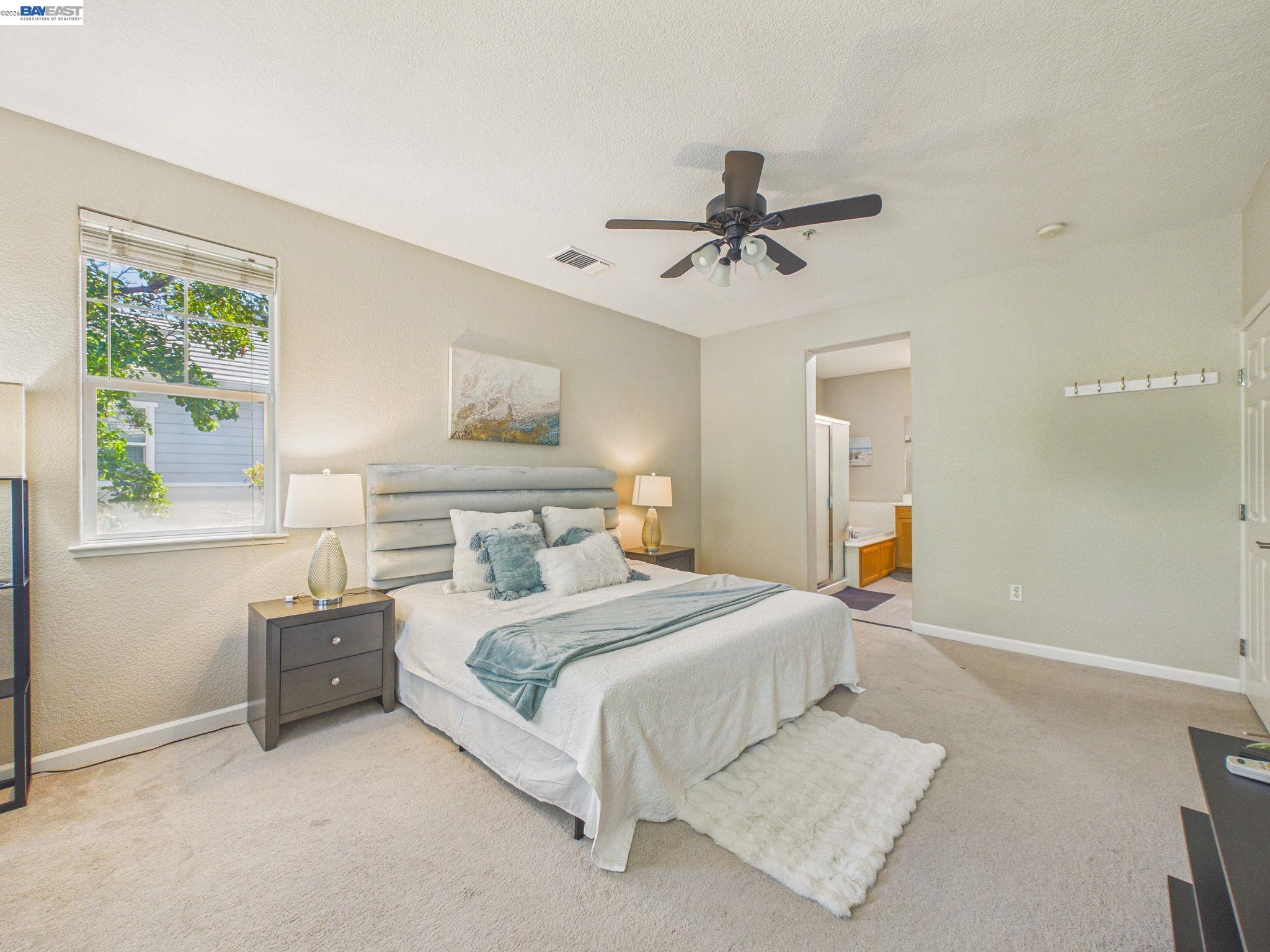Photo #2: 41137683 Listing: Photo #2
