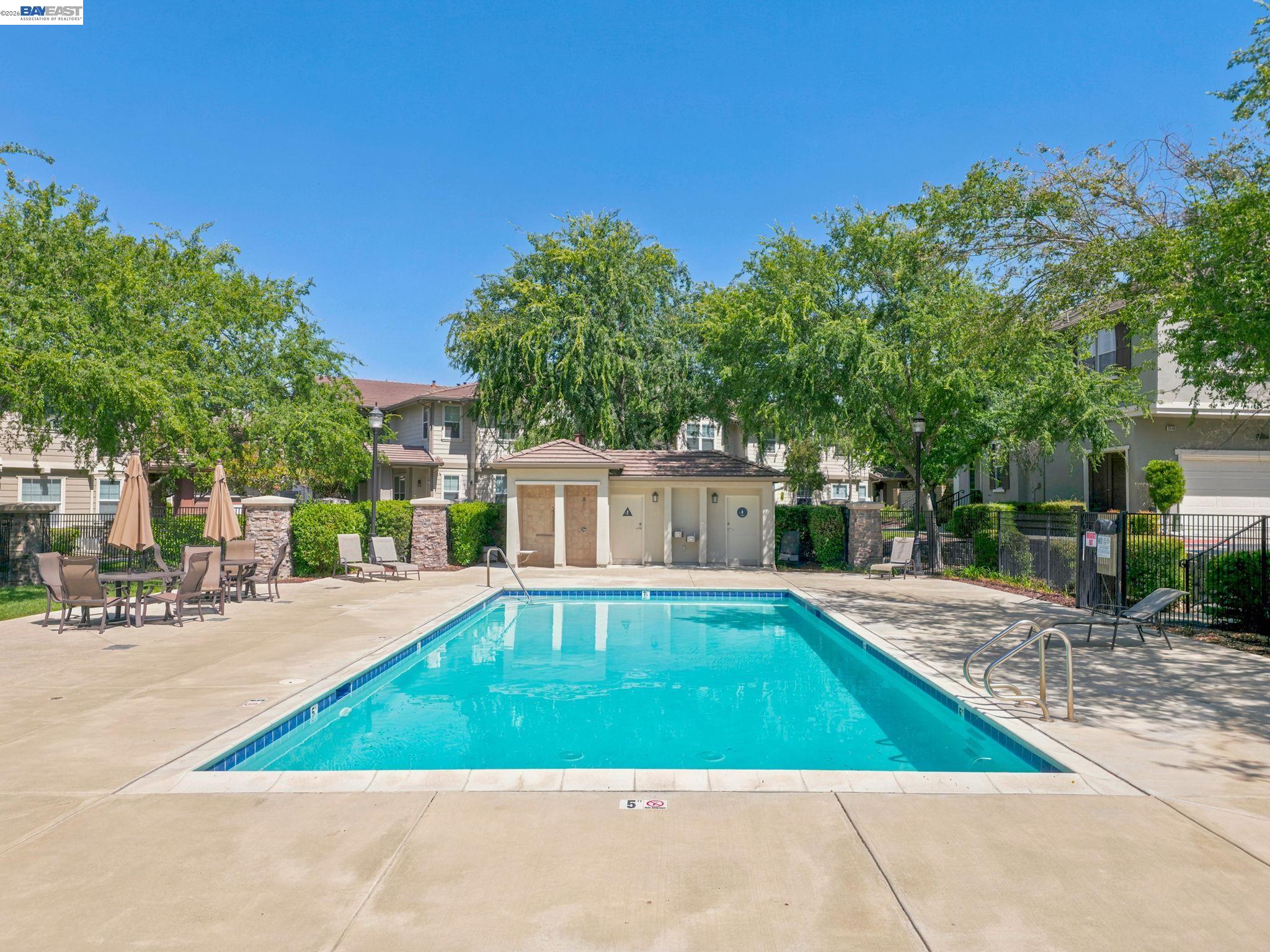Photo #4: 41137683 Listing: Photo #4