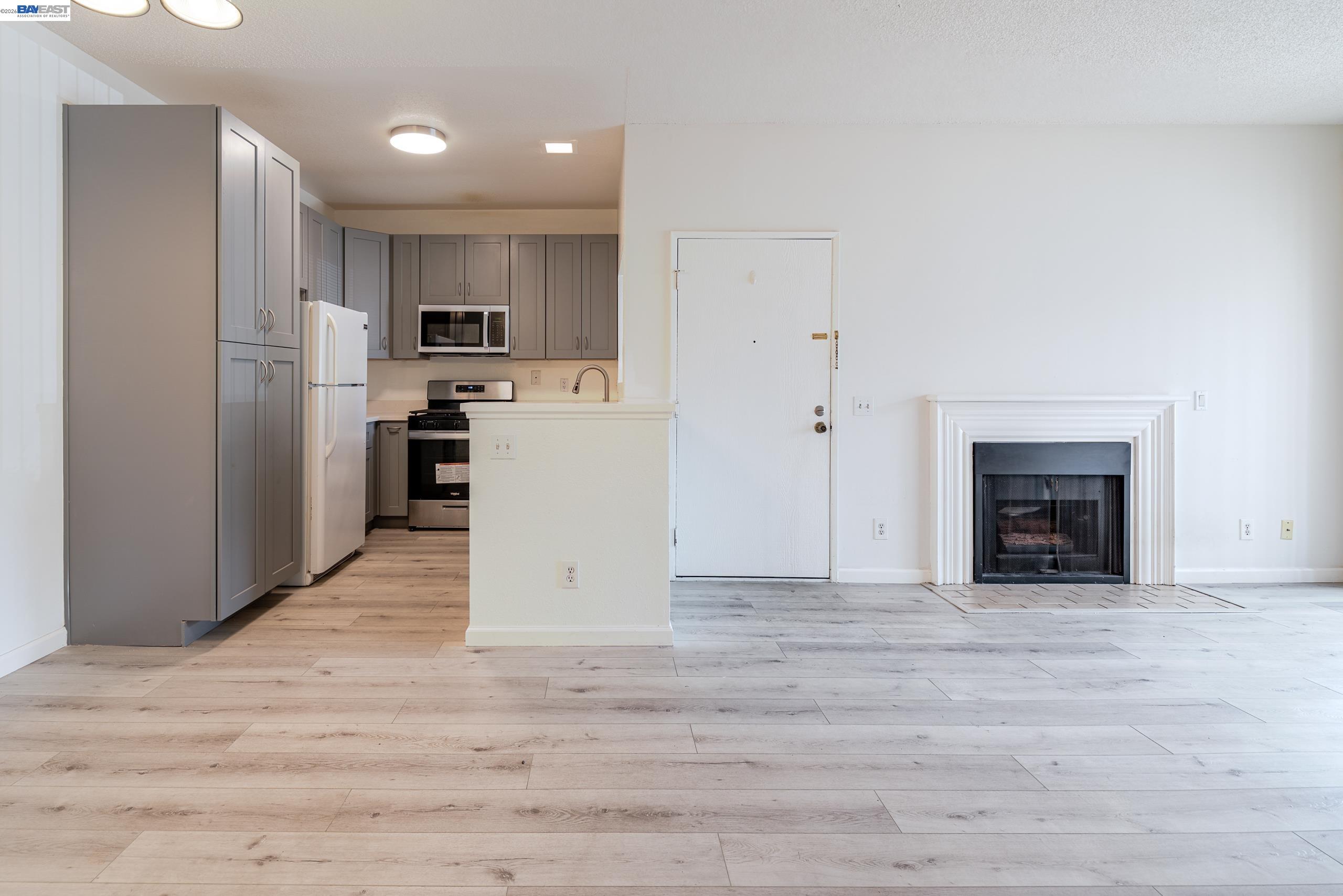 Photo #6: 41137698 Listing: Photo #6